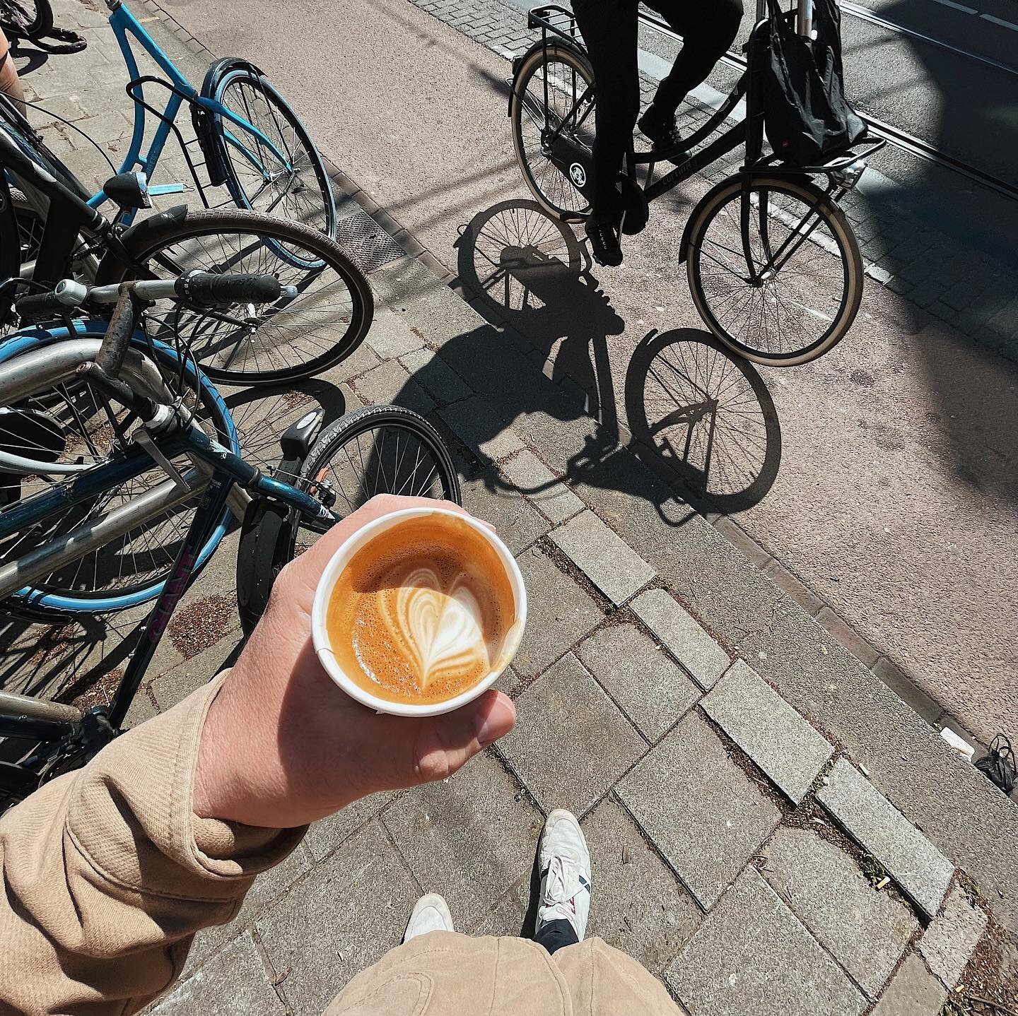 Mornings @thecoffeedistrict. Excited for Day 1 of terraces reopening and the first glimpses of normality returning to Amsterdam. Tag your adventures and reopenings with @brunchesandcoffees to be featured!☀️🚲 

__
#brunchesandcoffees #coffee #thecoff