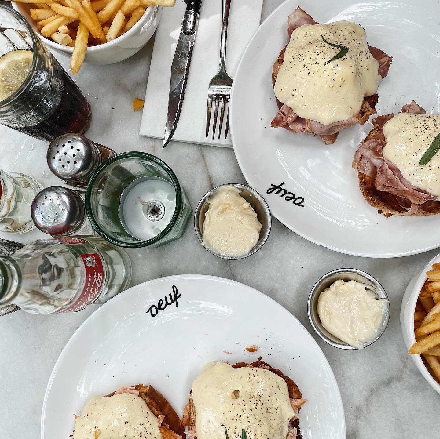 Fries day + eggs 🍟 🍳 Tag your food adventures @brunchesandcoffees to be featured!

__
#amsterdam #brunchesandcoffees #weekend #brunchtime #brunching #foodies #amsterdamfood #netherlands #dutch #dutchreview #travel #explore #discover #fridayfeeling 