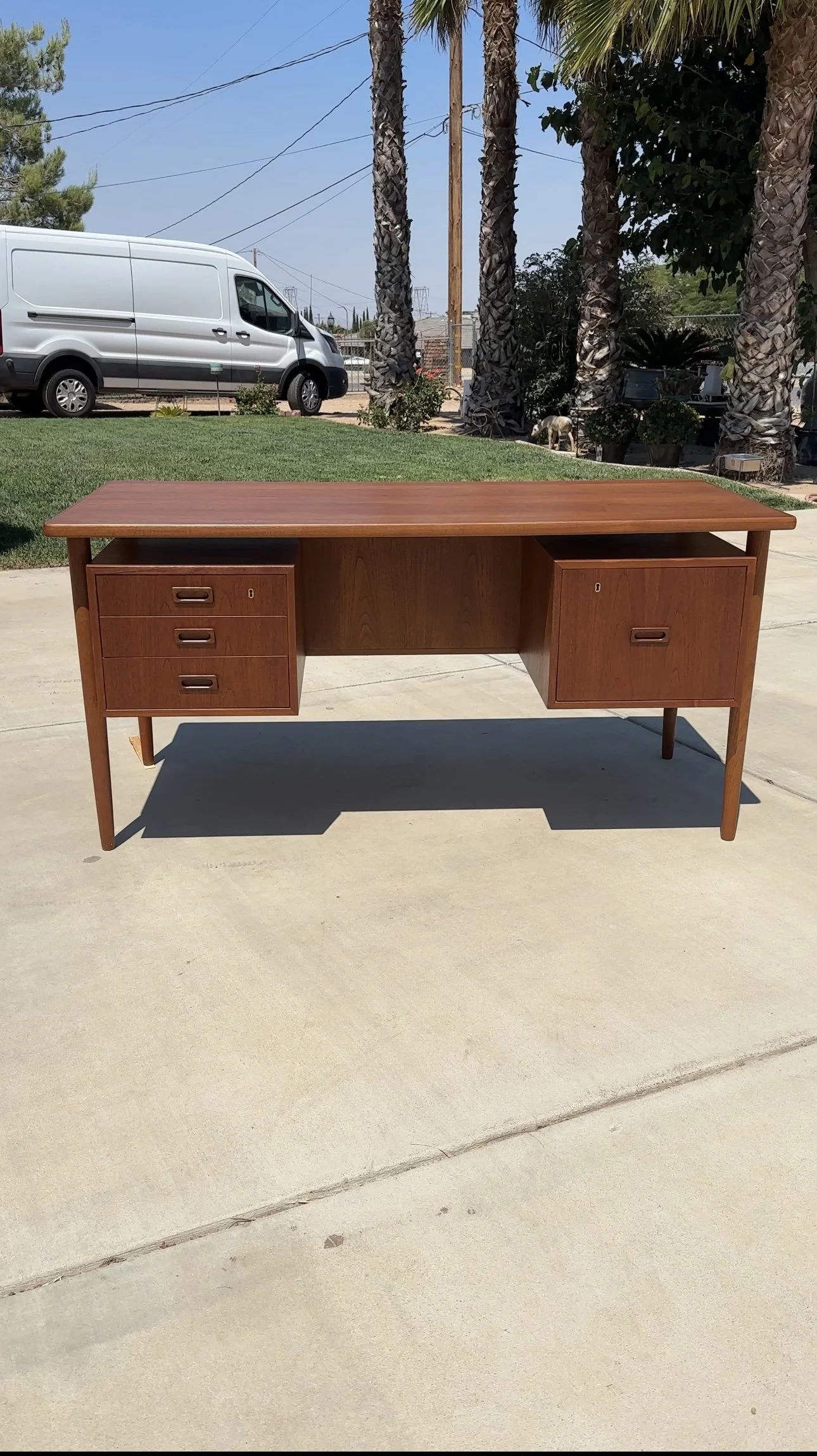 #791- Executive Desk