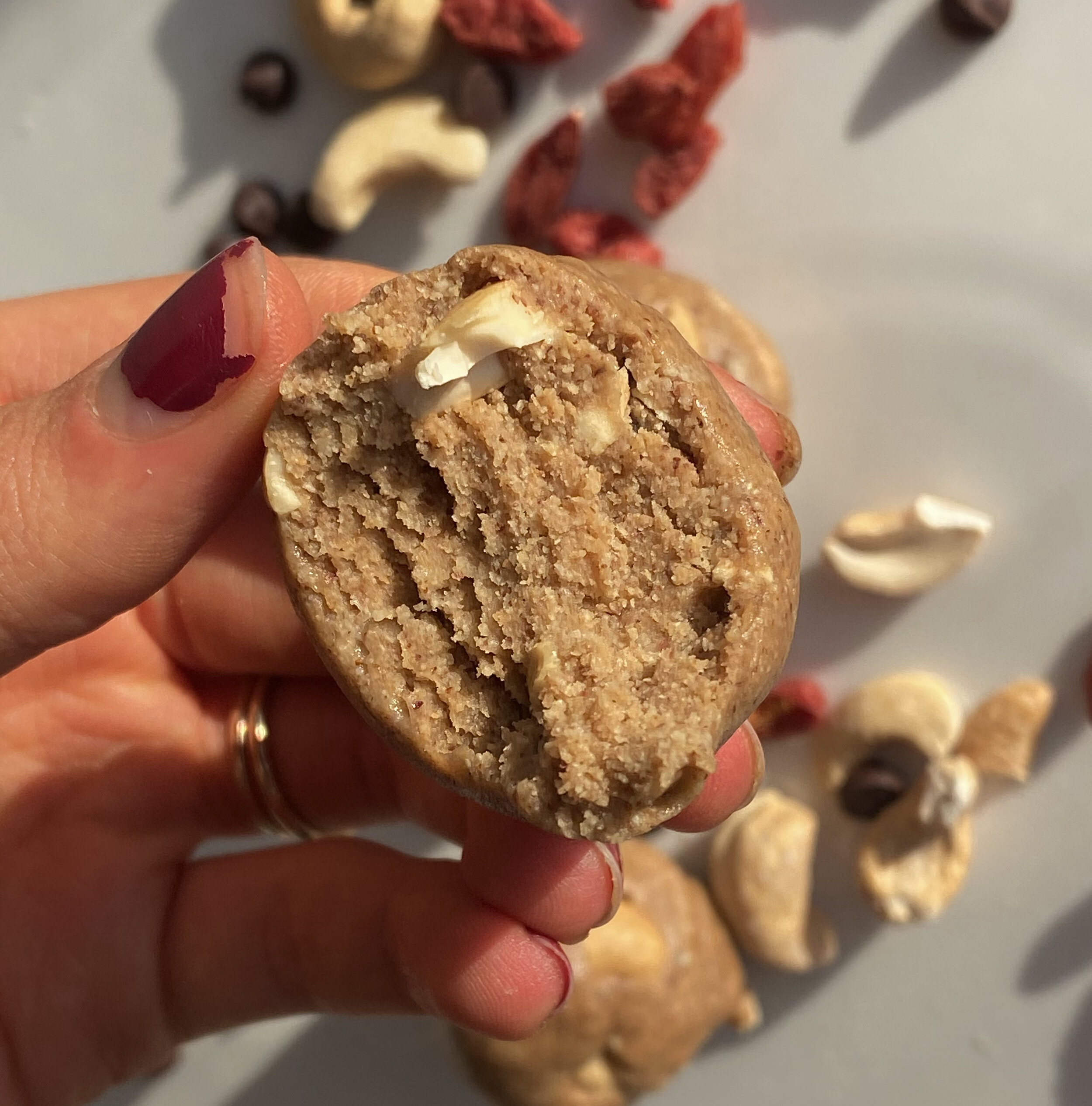vanilla cashew protein balls