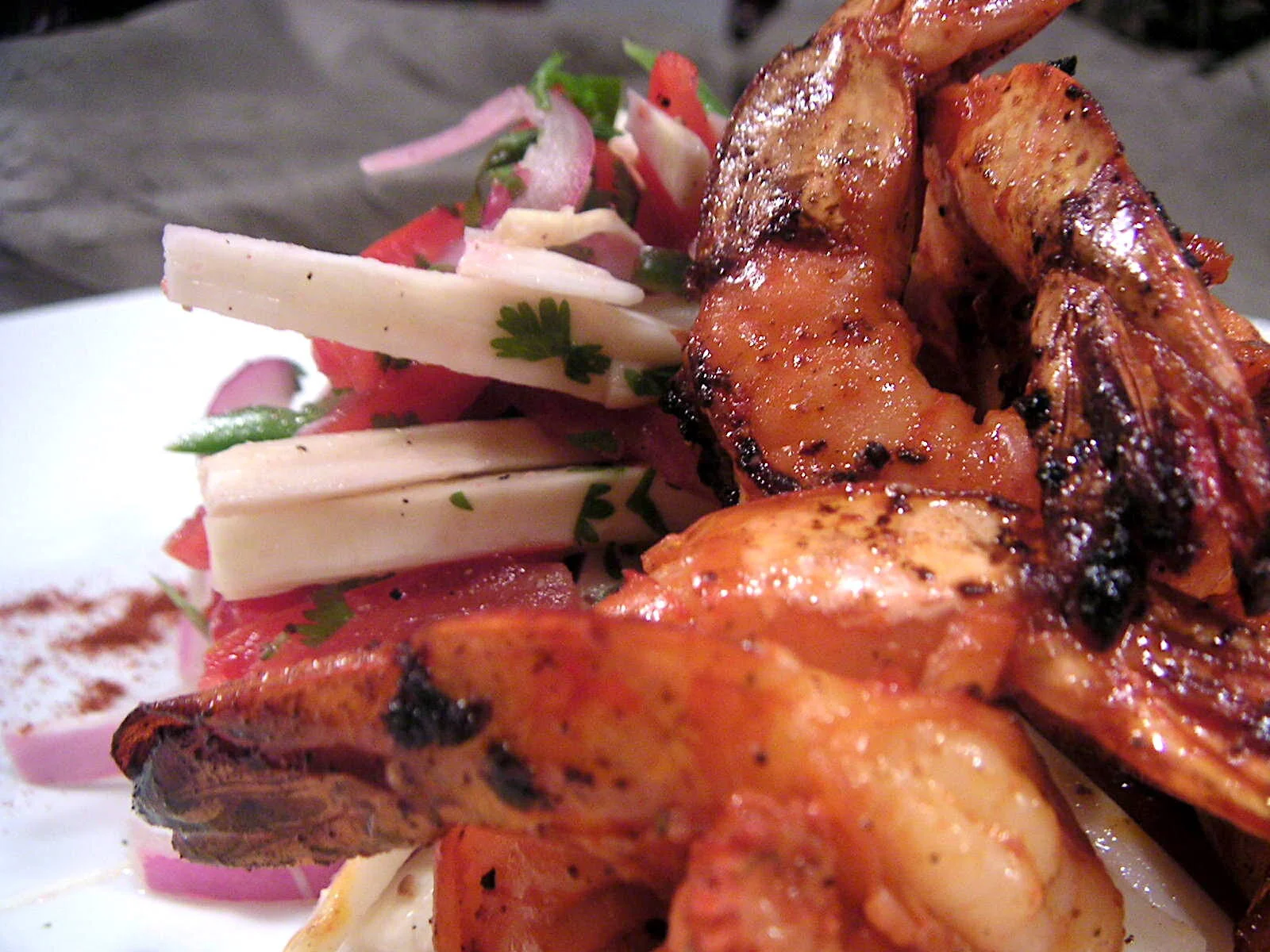 Langostinos Achiote y Pico de Gallo con Palmito Fresco