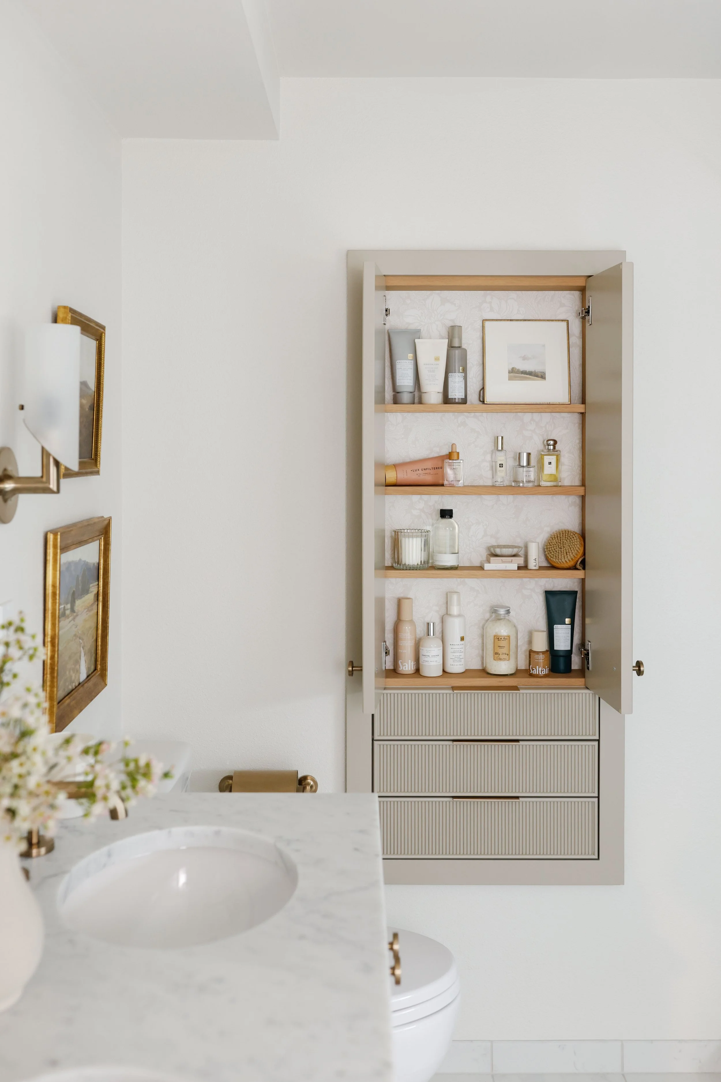 Custom organization and storage solutions designed to create a more functional, intuitive and beautifully considered home.