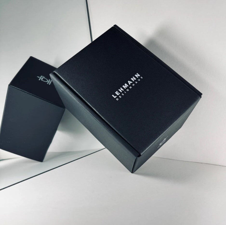 Scent shifts the mood and pace of a moment.

Subtle. 

Soft.

The kind of detail that changes how a space feels and how You move through it.

An invitation to consider.

#LivingWell 

#Lifestyle 

#LosAngeles 

#SlowLiving 

#ElevatedEssentials