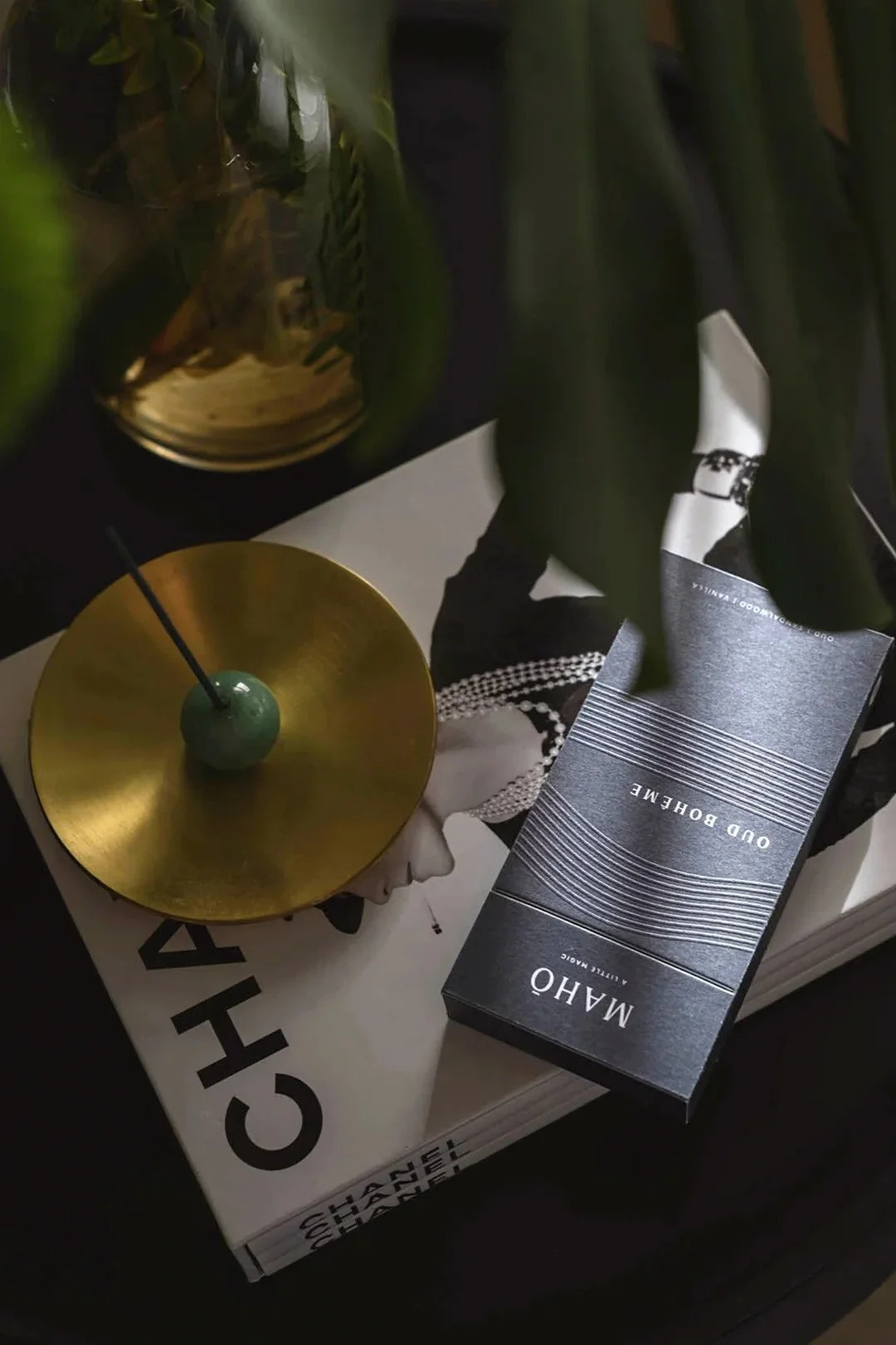 maho-sensory-oud-boheme-incense-sticks-lifestyle