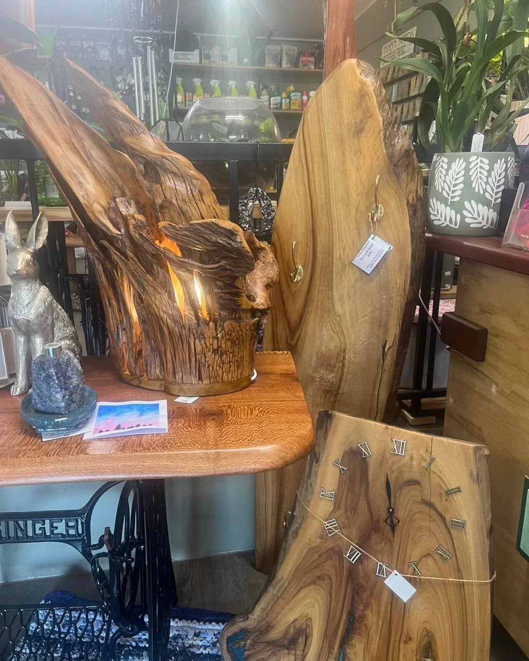 February Love.

It&rsquo;s Wednesday. That strange middle space where the week feels long&hellip; but somehow we&rsquo;re already halfway through.

Today I wasn&rsquo;t feeling particularly inspired, just moving through the motions.

So I started tak