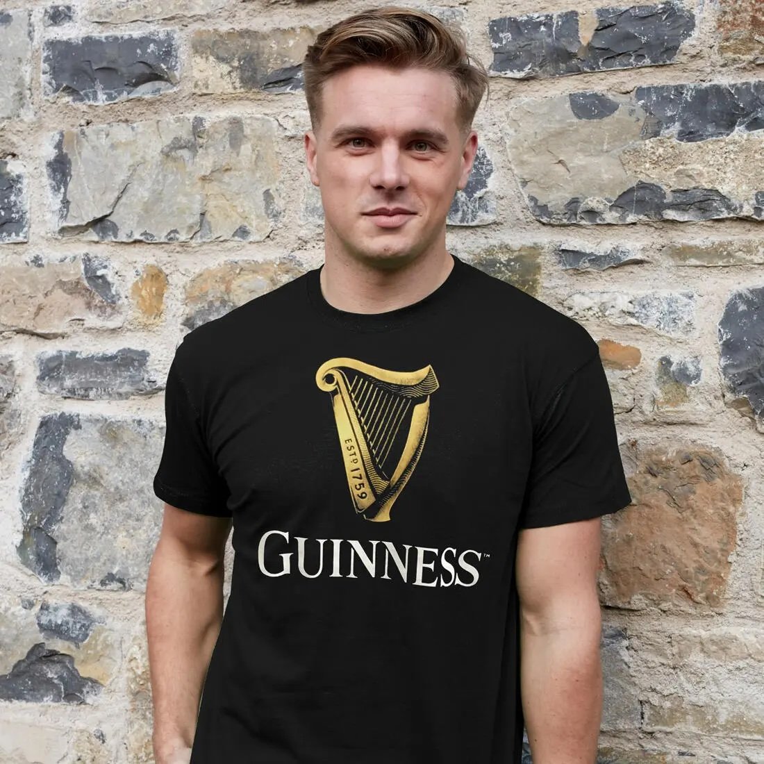 t-shirt_nera_arpa_Guinness_modello.jpeg