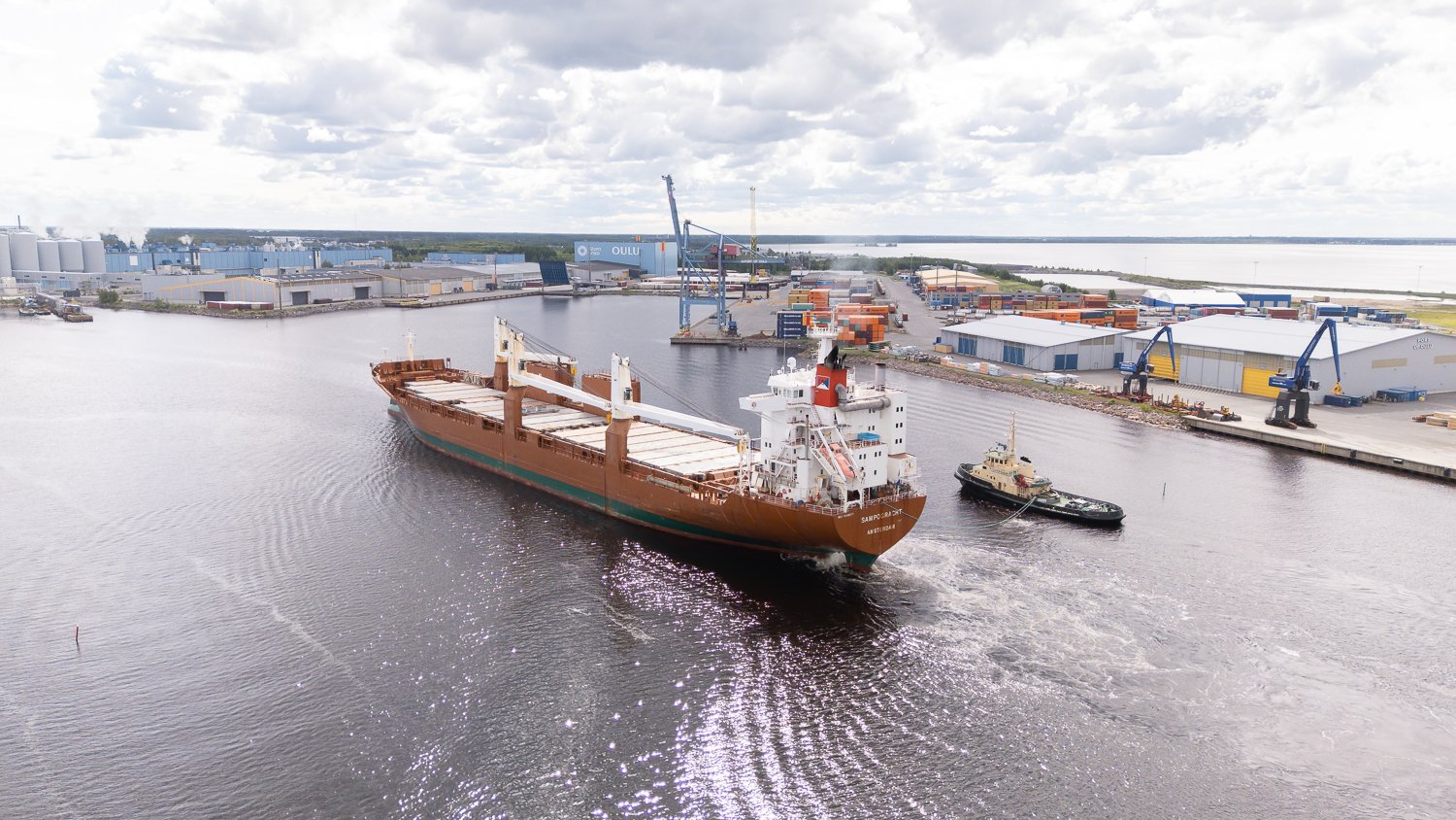 Arrival of the Spliethoff S-Type vessel, Sampogracht, at the Port of Oulu, Finland