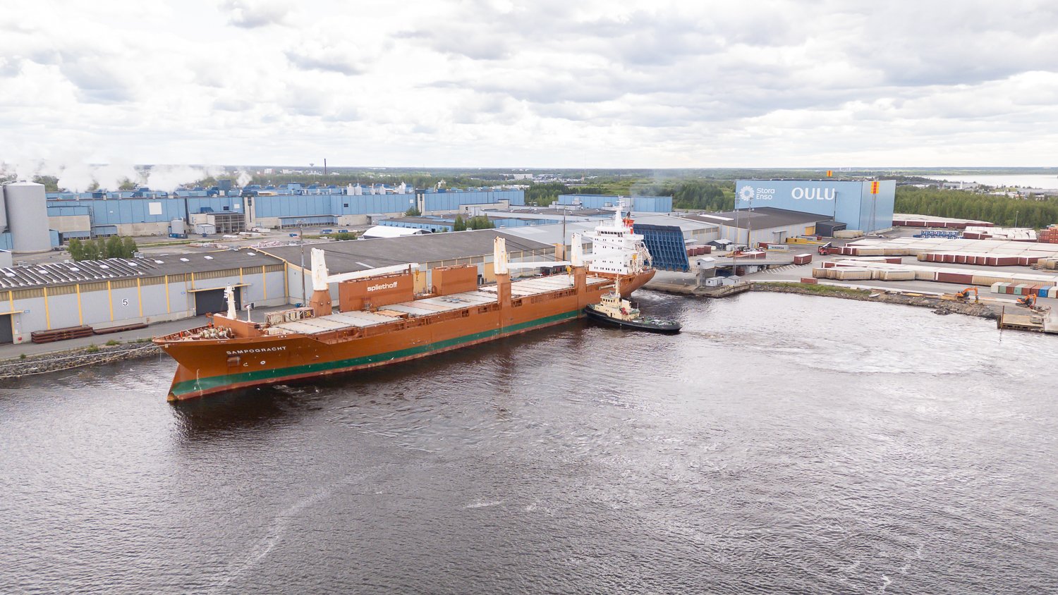 Arrival of the Spliethoff S-Type vessel, Sampogracht, at the Port of Oulu, Finland