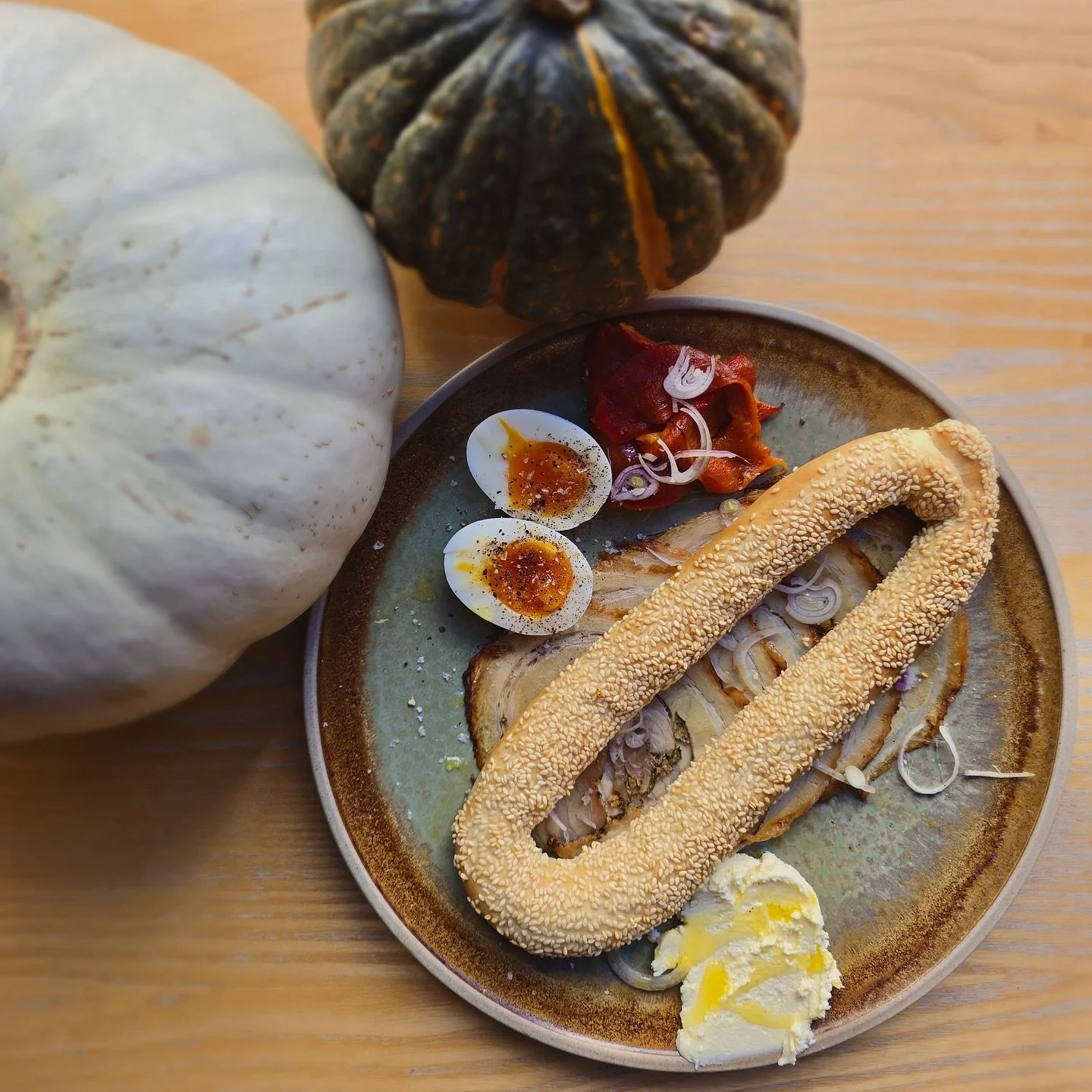 Labour weekend, we&rsquo;re here for you! Serving up our breakfast and brunch menu all long weekend come in and have our delicious house baked koulouri with porchetta, egg, whipped ricotta, peppers and shallots.