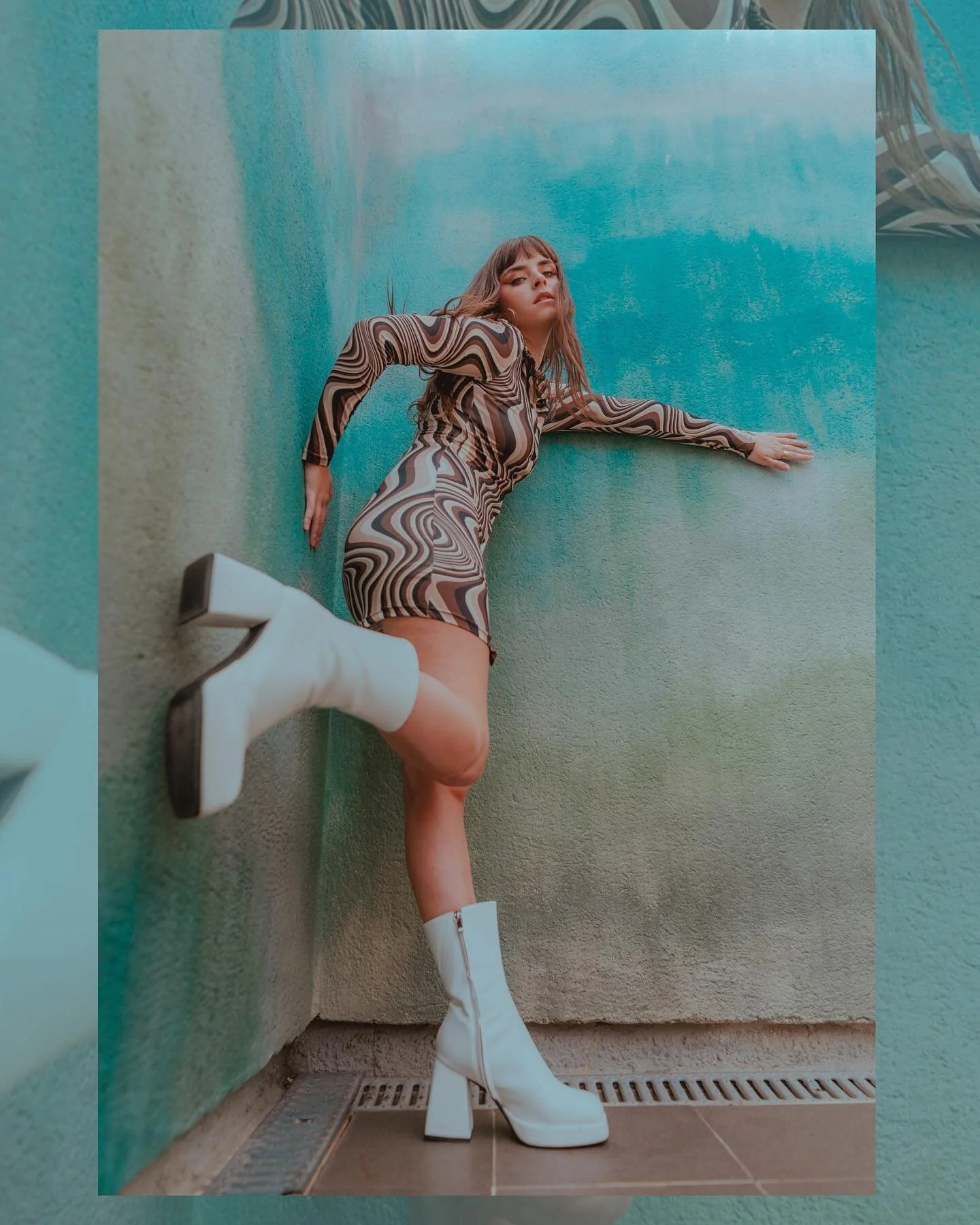 Le toit d'un mus&eacute;e + @_xalrac + une &oelig;uvre d'art de @floramoscovici + un grand angle = combo gagnant. 

Quel plaisir de vous montrer enfin quelque chose de nouveau, et de compl&egrave;tement perch&eacute; 🤣 &ccedil;a faisait longtemps. A