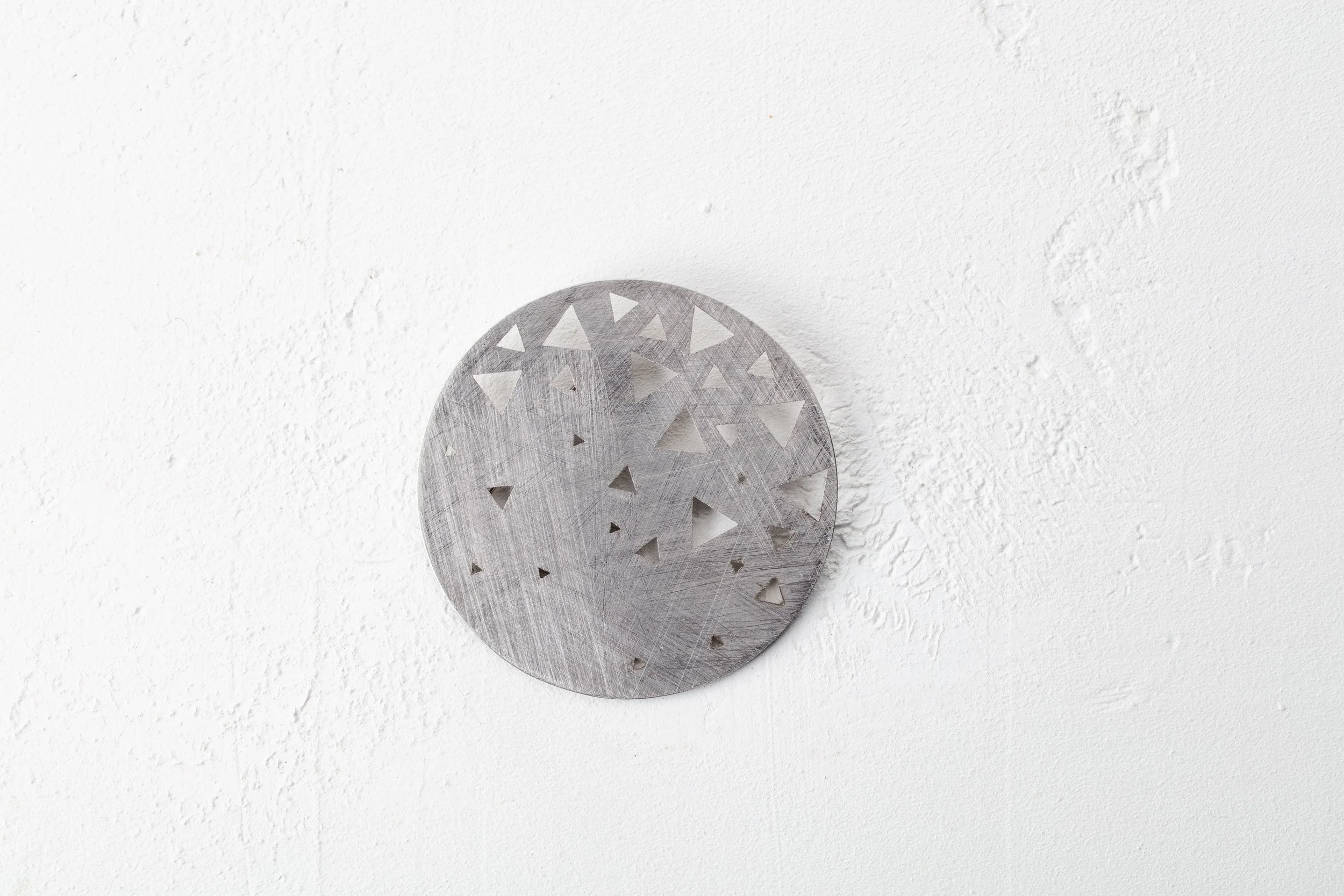 BROOCH-WHITE.jpg