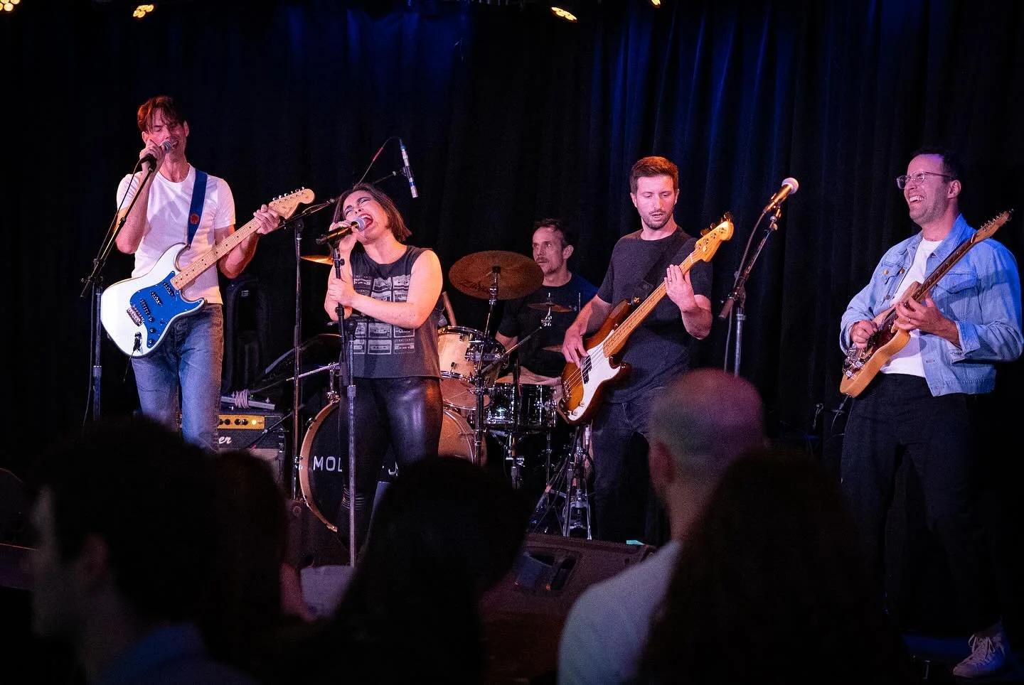 More snaps from @carolschicago supporting @peoplesmusicschool taken by @tame.dame ! Next up: @homeawayfromhome_chicago on Sat 10/25 at 8:30. Event details at Facebook link in bio!
