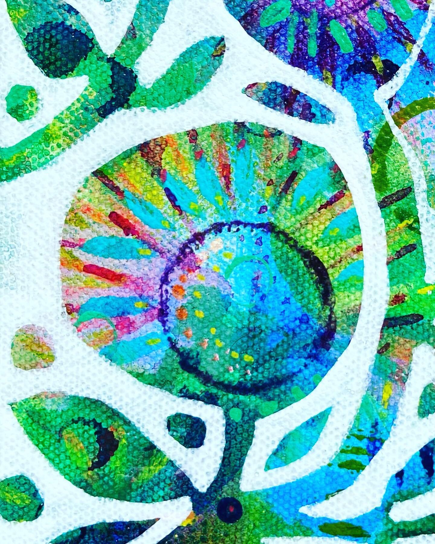 Only 3 weeks until we hang our work for our Creative and Brave exhibition. Still busy painting away&hellip;. And LOVING the neon COLOUR POP in this! 

#dorsetartweeks2024
#dorsetartweeks 
#justacard 
#britishartist
#dorsetartists
#artforsalebyartist 