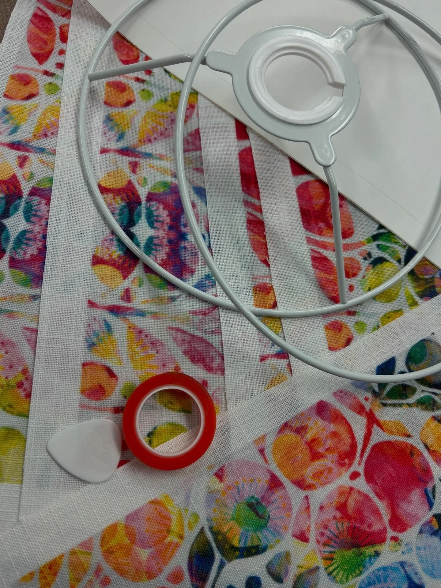 Making lampshades and enjoying a new batch of linen prints. I&rsquo;m grateful for my recent orders, which were posted today. And looking forward to restocking my shades, ready for @dorsetartweeks 

#surfacepattern #surfacepatterndesign #surfacedesig