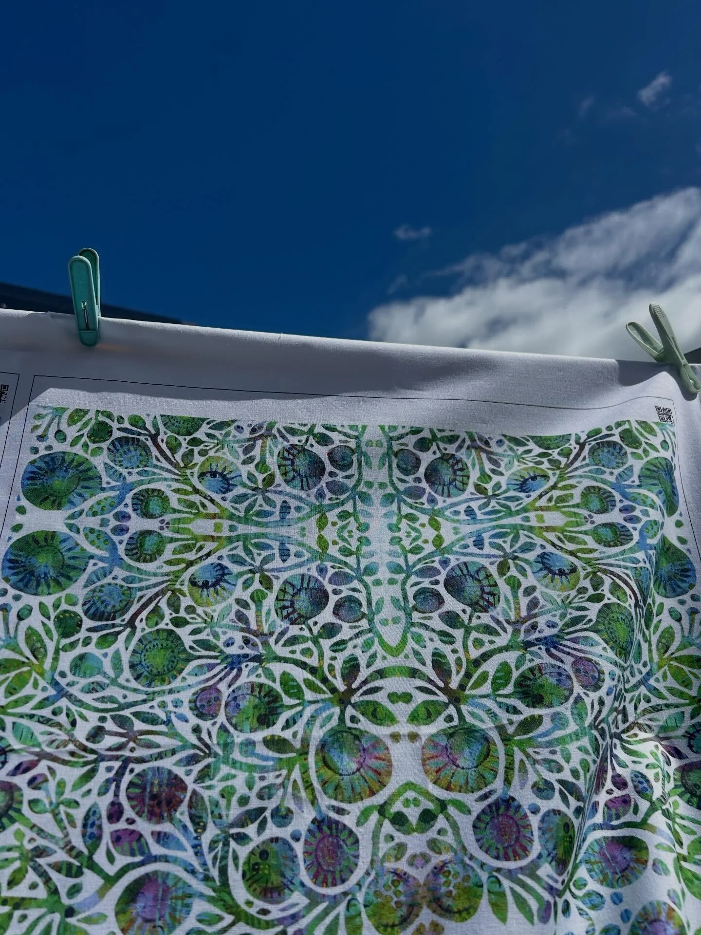 Introducing my new range of beautiful FAT QUARTERS! 
These are 100% cotton, 155gsm Calico, printed in Great Britain, using eco friendly inks. 65x 48 cm, so bigger than your traditional fat quarter size, and the print quality is fabulous. So vibrant! 