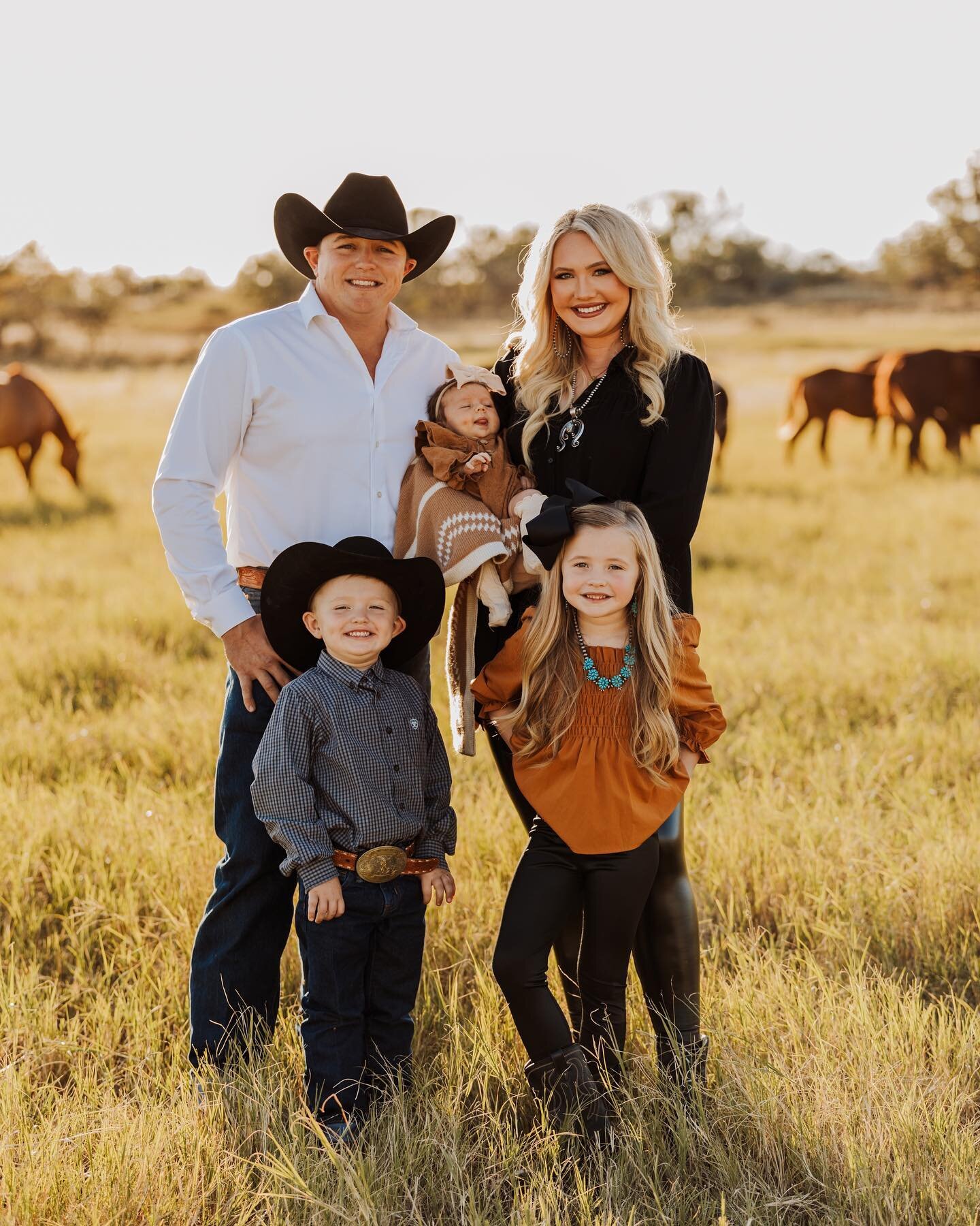 Some of my favorite people are in these photos right here! Sweet baby Anderson fits right into this precious bunch! ❤️
.
.
.
#kristafrancisphotos #familyphotographer #texasfamily #texasfamilysession #texasphotographer #westtexasphotographer #canyonte