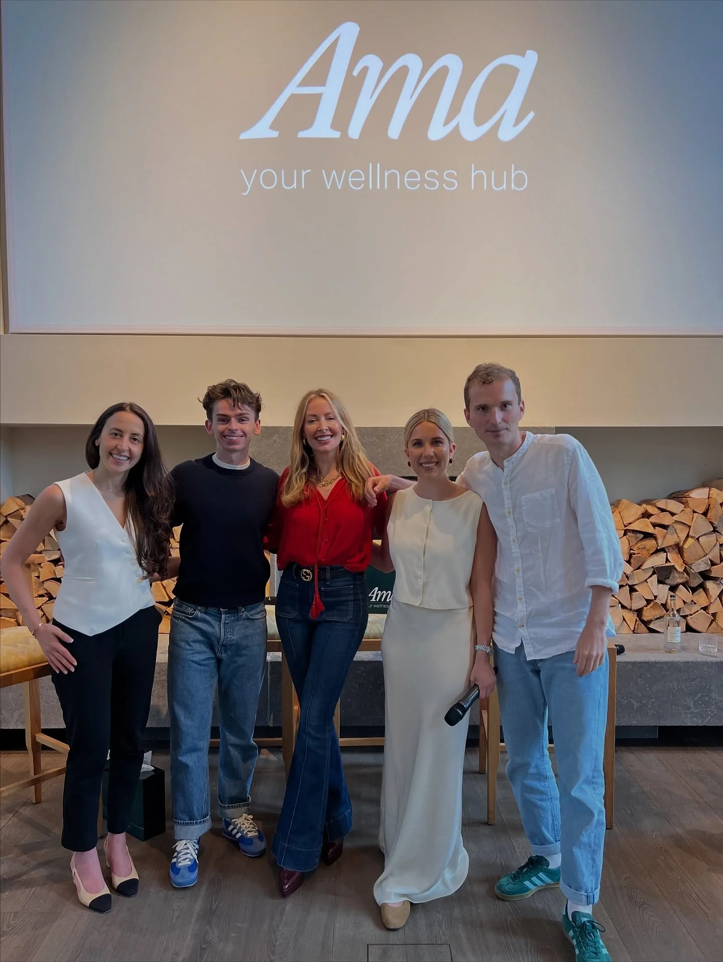 I had the pleasure of hosting and interviewing an incredible panel of experts for the launch of @amaplatform hosted at Estelle Manor 🎤 

Together with @themindmedic @james__dowler @thenutritionguru @cian_hughes we explored the world of current and e
