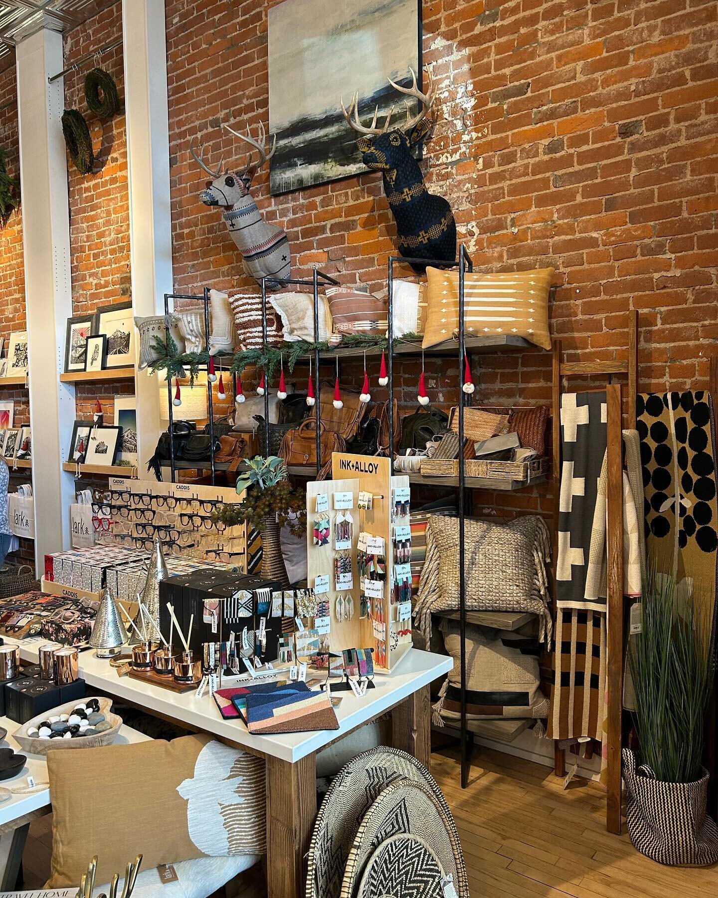 My travels took me to beautiful Bend, OR last week. Got lots of inspo from these amazing local stores!
