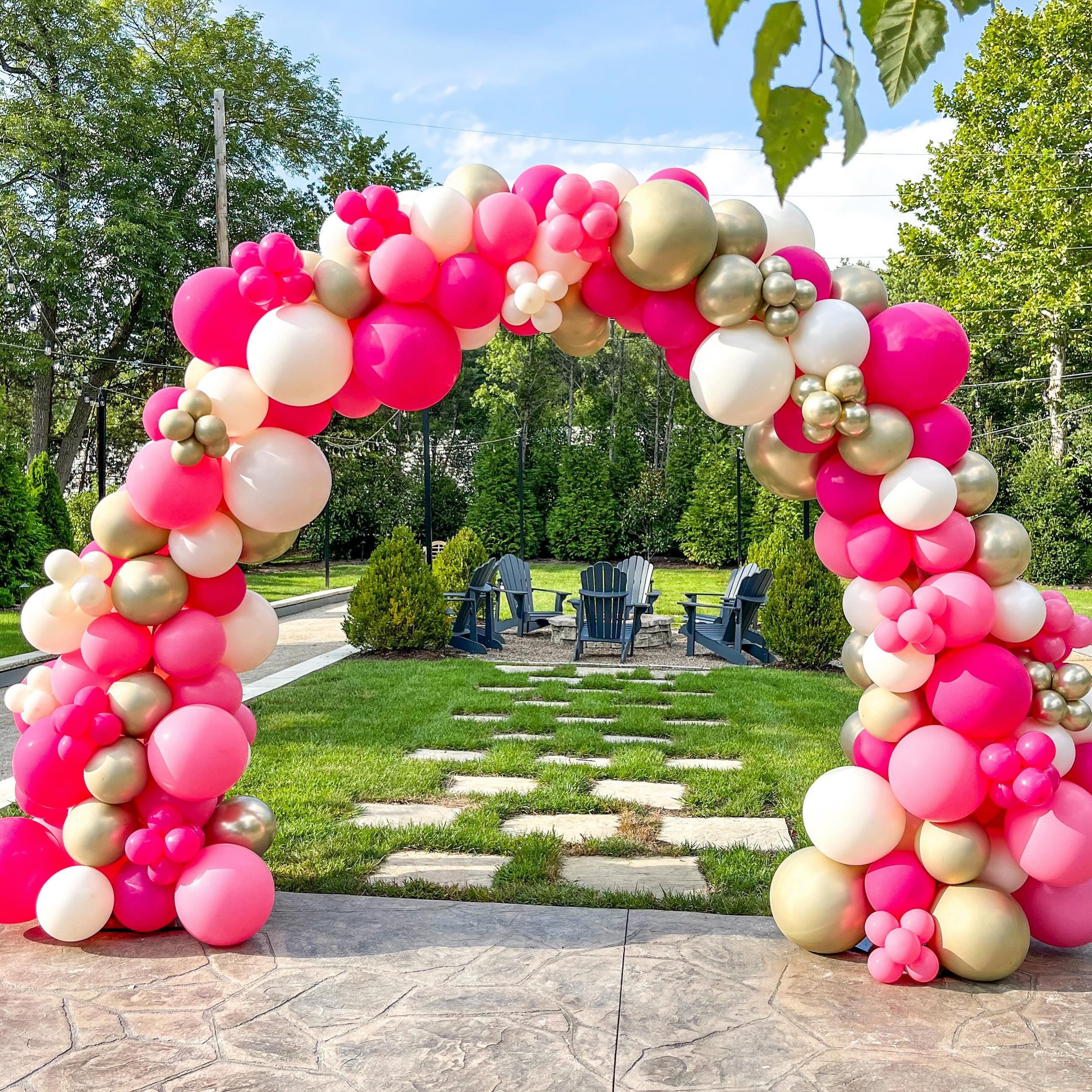 Pretty in pink💖🎀🌸

This is perfect for all the pink lovers!!

What&rsquo;s your favorite balloon color?!😍
-
-
-
#balloondecor #balloondecorations #Stl #StLouisParties #StLouisEvents #partydecor #partyplanning #balloongarland #balloondecorations #