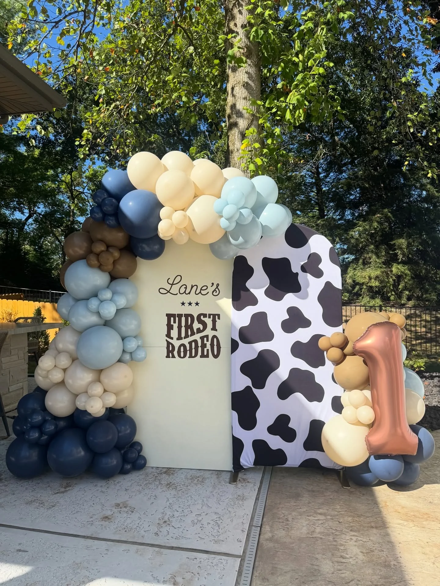 🤠 Saddle up, partner &mdash; it&rsquo;s Lane&rsquo;s First Rodeo! 🐴🐄 Giddy up for one wild ride and the cutest first birthday in town! 🎈✨ #BalloonTheorySTL #balloondecoration #firstrodeo #balloonart