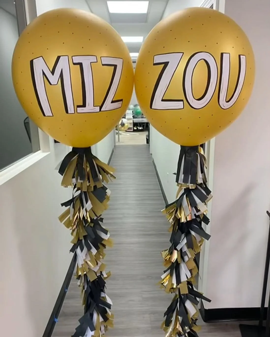 Who is hoping Mizzou brings back a win today? 🐯 🏈 #MIZ #balloon #Mizzou #collegefootball