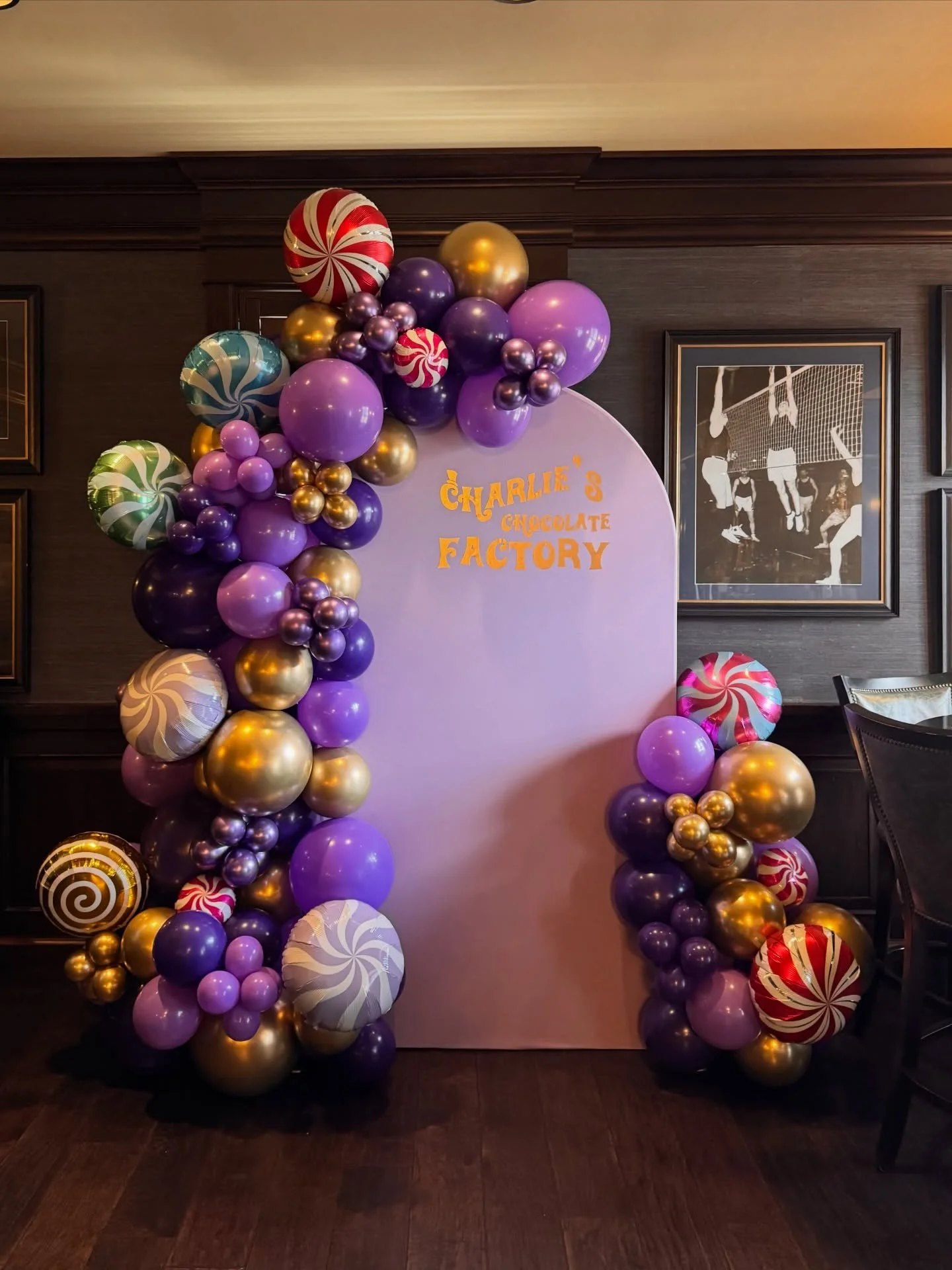 A golden-ticket kind of moment ✨🍫 Balloons inspired by pure imagination! 🍭🍬#WillyWonka #charlieandthechocolatefactory