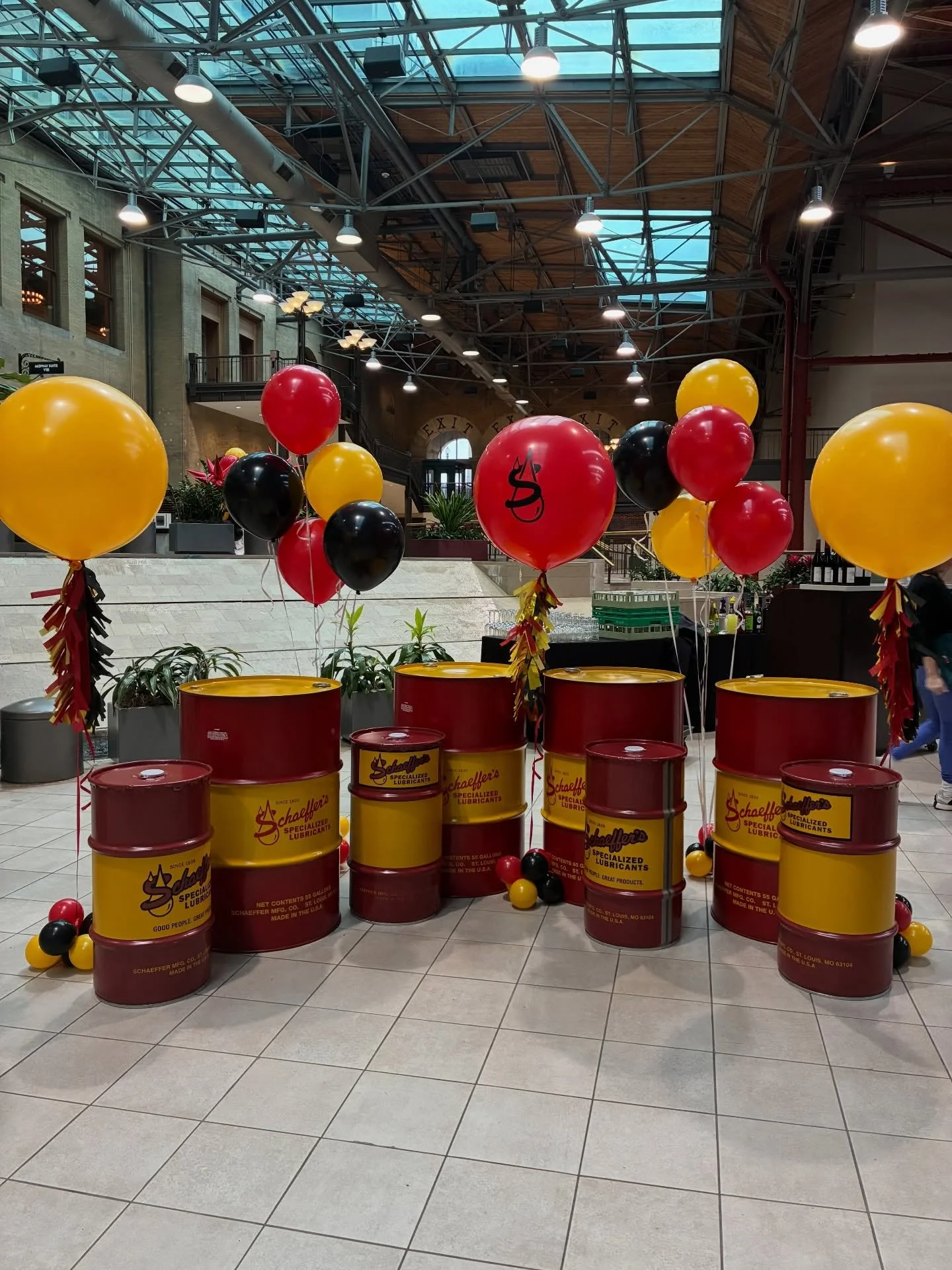 Turning brand colors into moments! 🎈#balloonarch #jumboballoon #marqueeletters