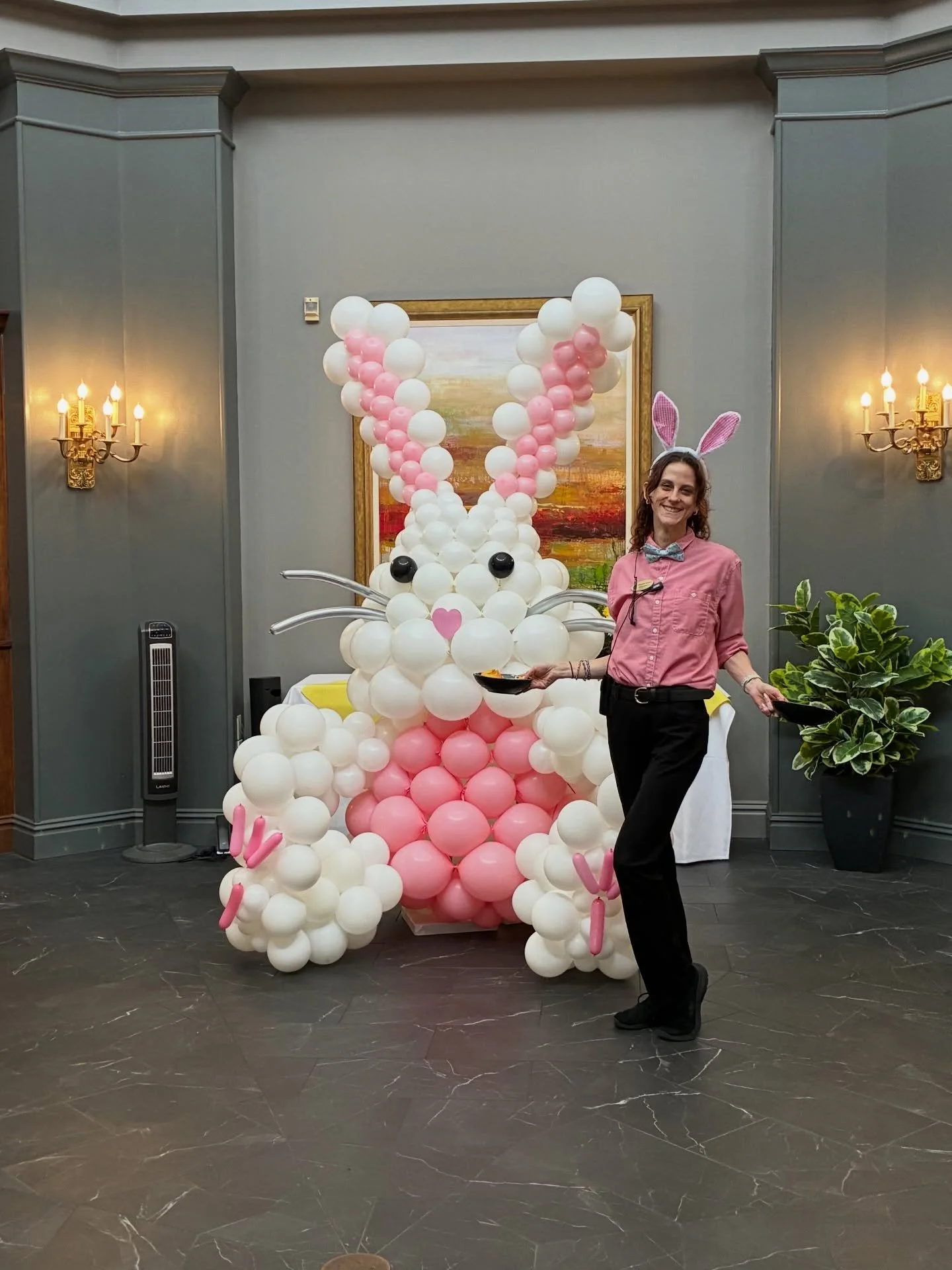 Somebunny made a statement 🐰✨

This 8-foot balloon bunny brought all the spring energy to Forest Hills Country Club, creating the perfect photo moment for guests from the moment they walked in.

From the soft pink details to the oversized scale, thi
