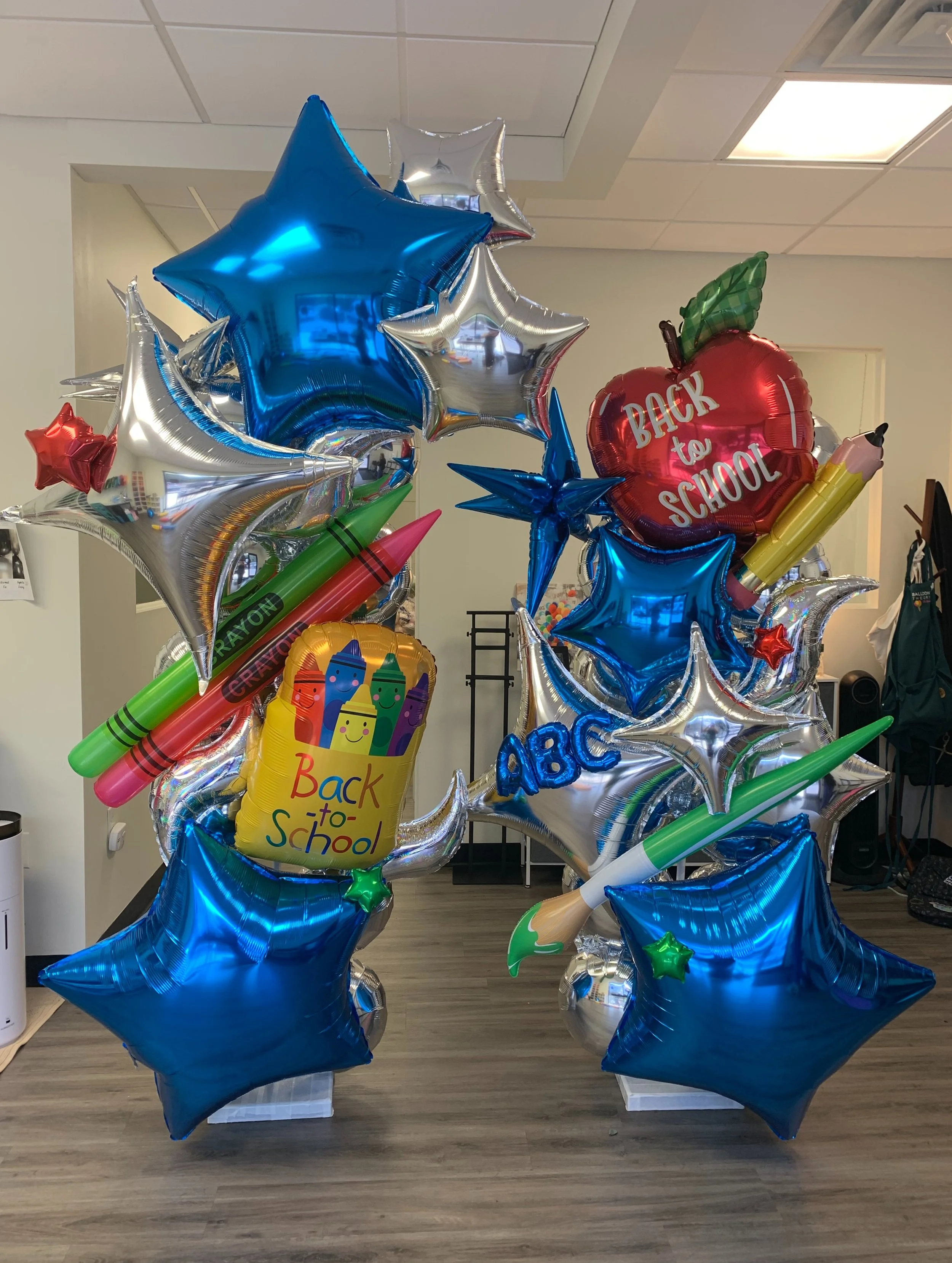 🍎Summer&rsquo;s been fun! But it&rsquo;s back to the books📚 

#backtoschool #balloonsdecorations #balloontheory #eventdecor