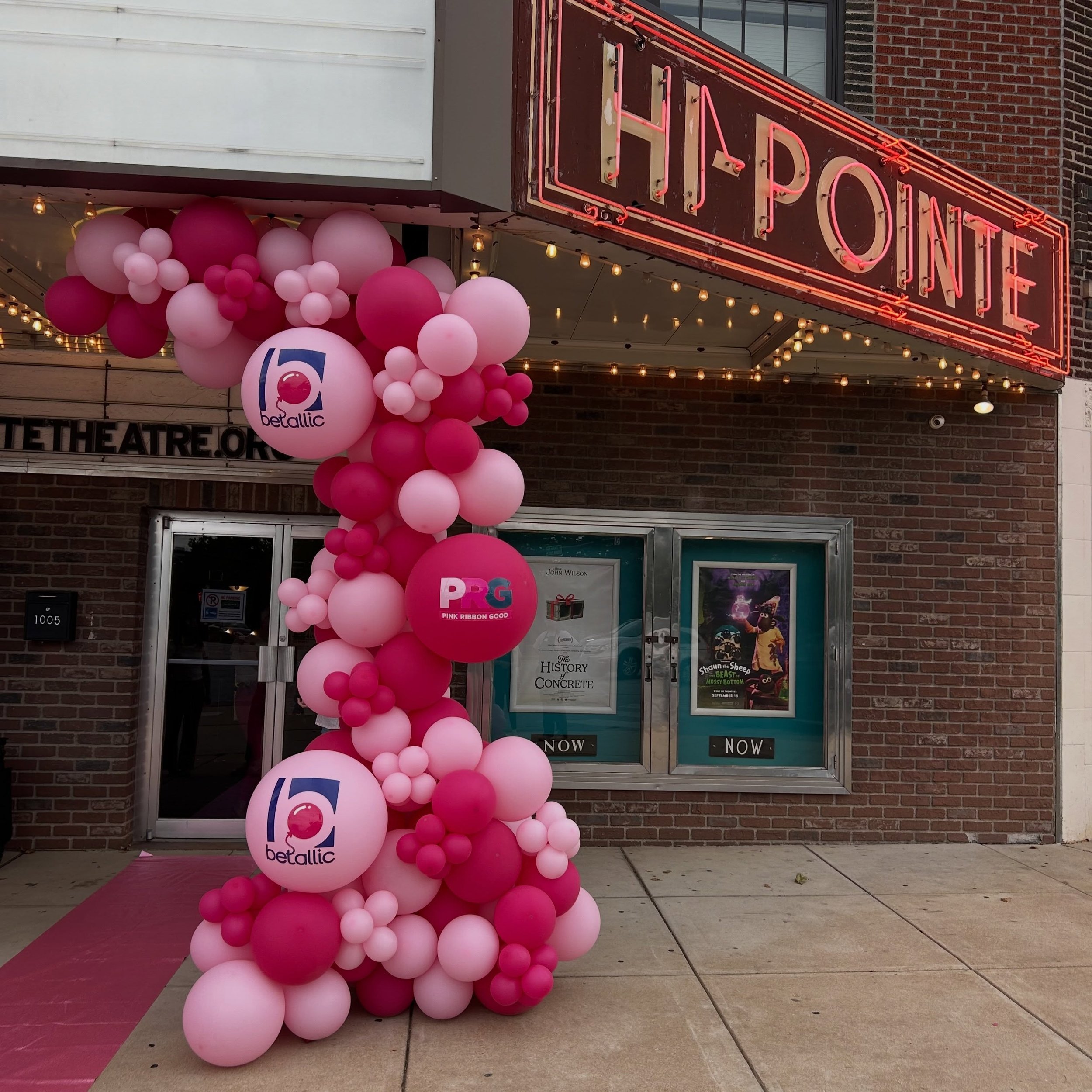 We LOVED putting together this pretty pink display for @pinkribbongood_stl screening of Barbie 🎀 Thank you @betallic for thinking of us 💖