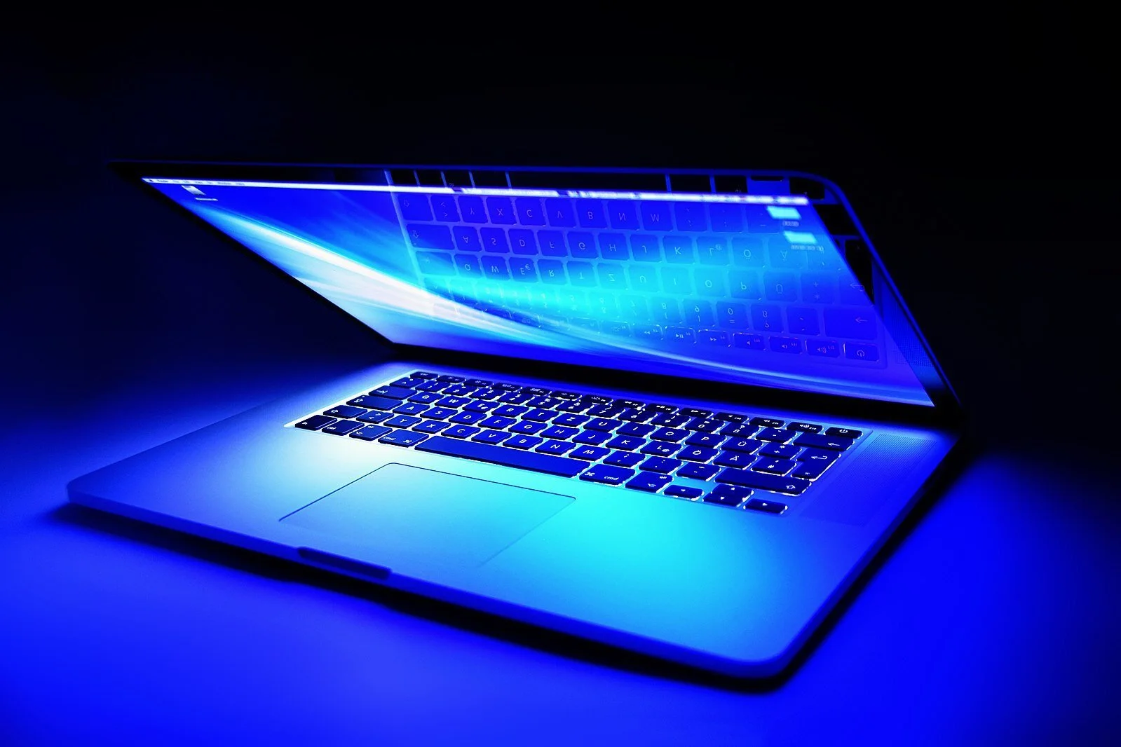 How Blue Light Affects Your Vision and What You Can Do About It ...