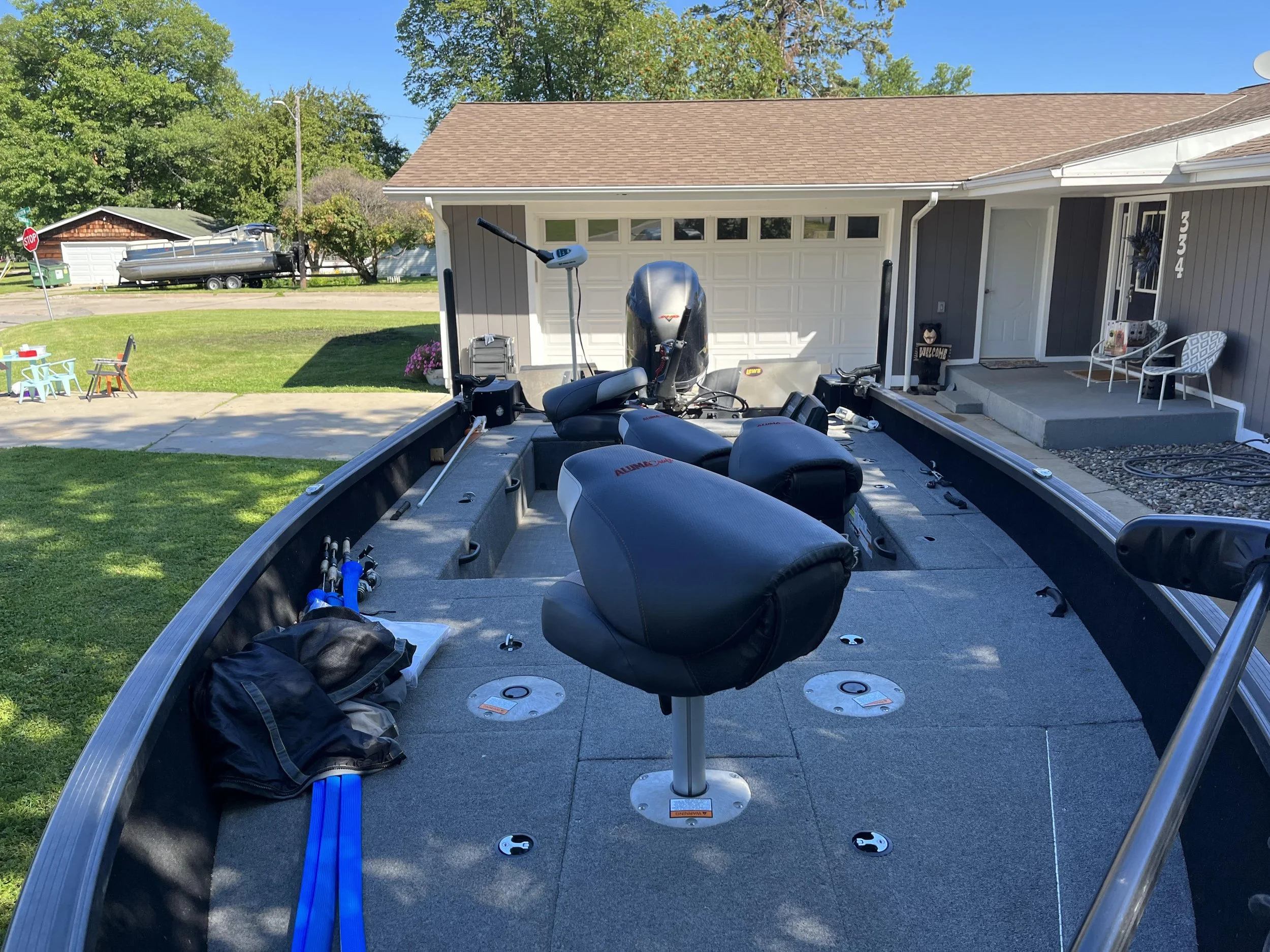 For Sale:2021 Alumacraft 205 Competitor Tiller with 150 Yamaha VMax SHO, Uflex Steering, Shorelandr bunk trailer. Boat comes with wavewackers, 36 volt Minnkota Riptide Transom Mount, 5 batteries,  HELIX 12 CHIRP MEGA SI+ GPS, 3 bank Minnkota onboard