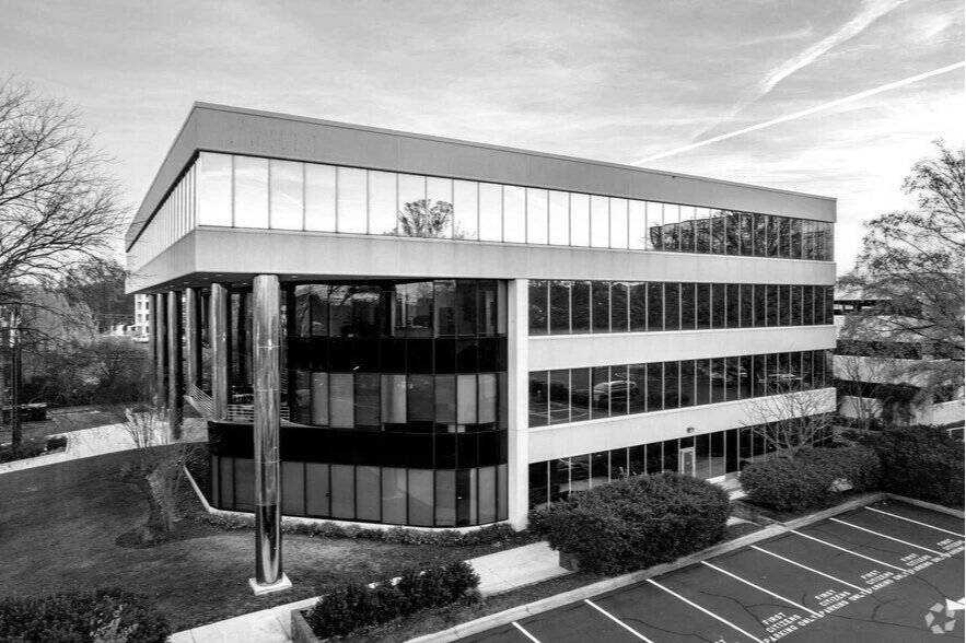 1901 Roxborough Road - 20,022 RSF