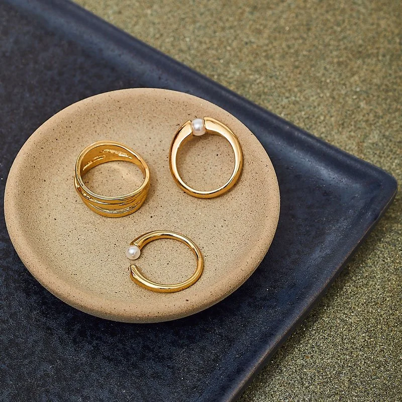 rings_on_plate.jpg