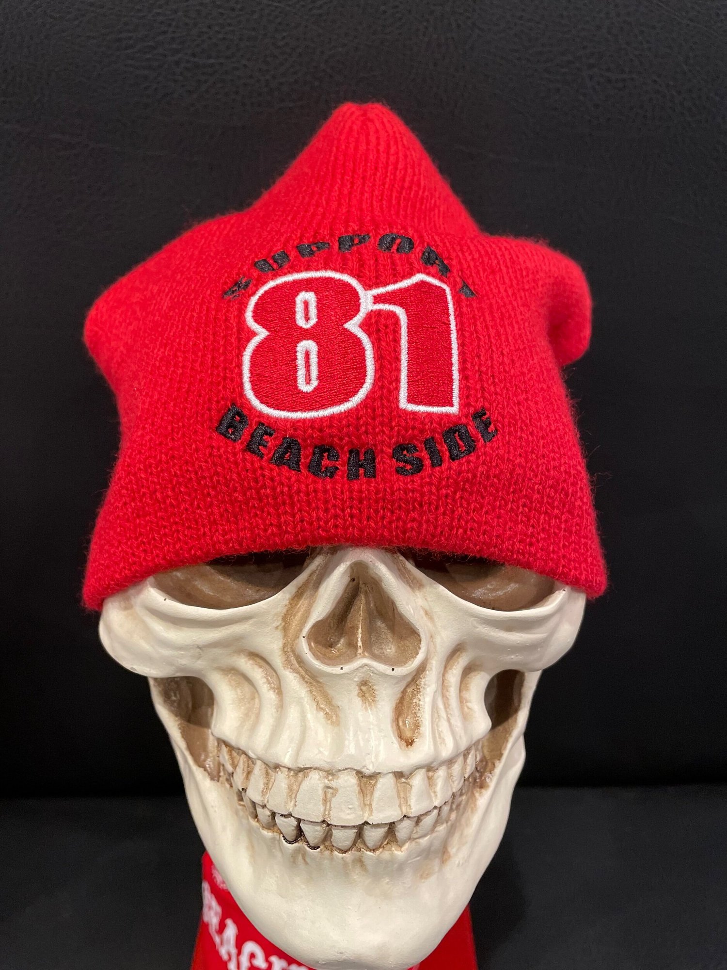 SUPPORT BEANIE BLACK/RED — SUPPORT BEACH SIDE 81
