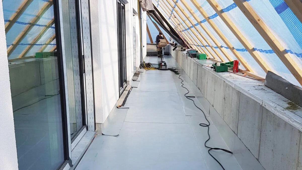 Flachdach_Dachdecker_Handwerk_1.jpg