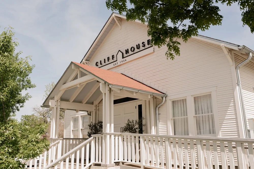   Taylor Bryan Photography     Something Pretty Floral   