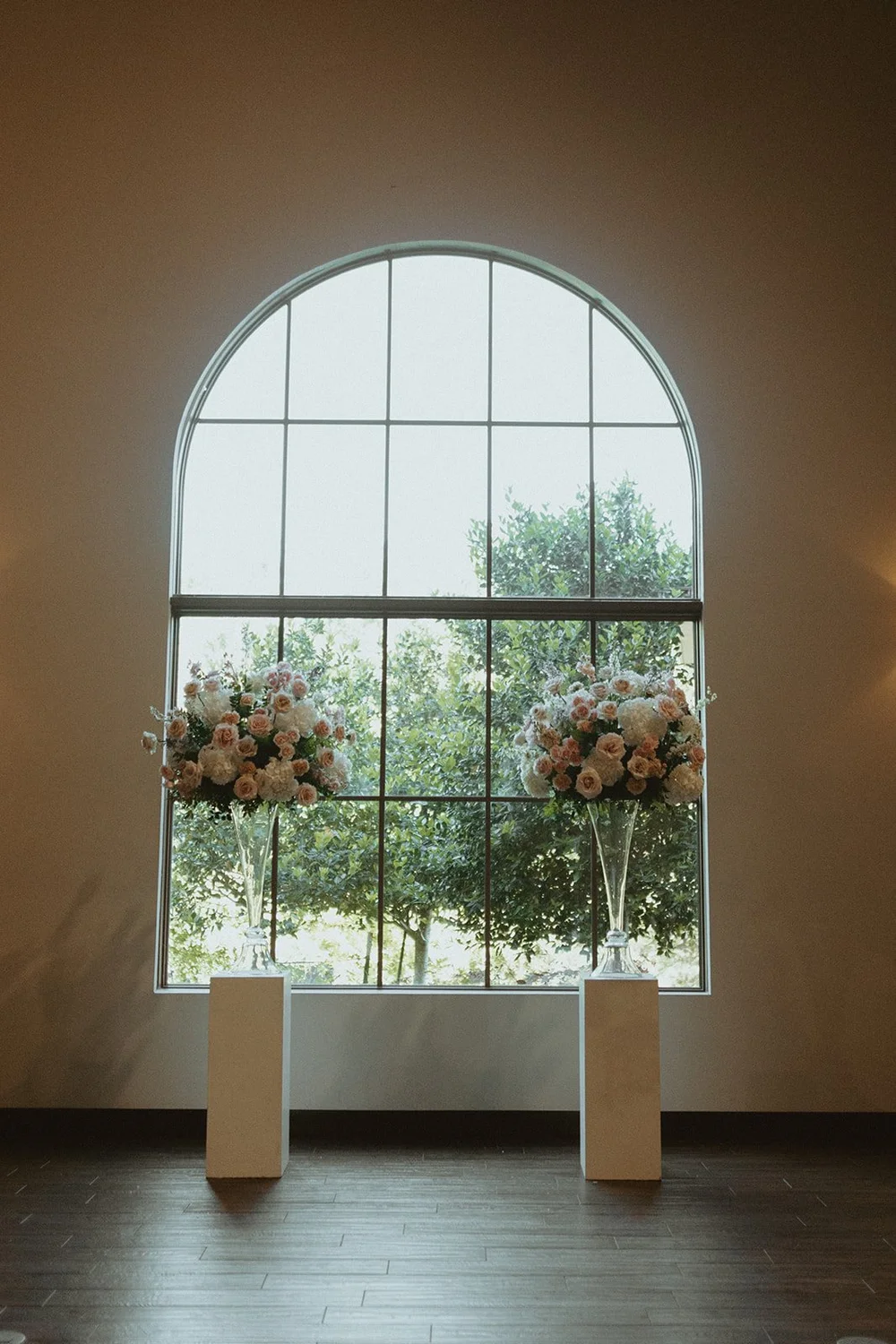   Chris x Jess Photo &amp; Film    Wedfully Yours  