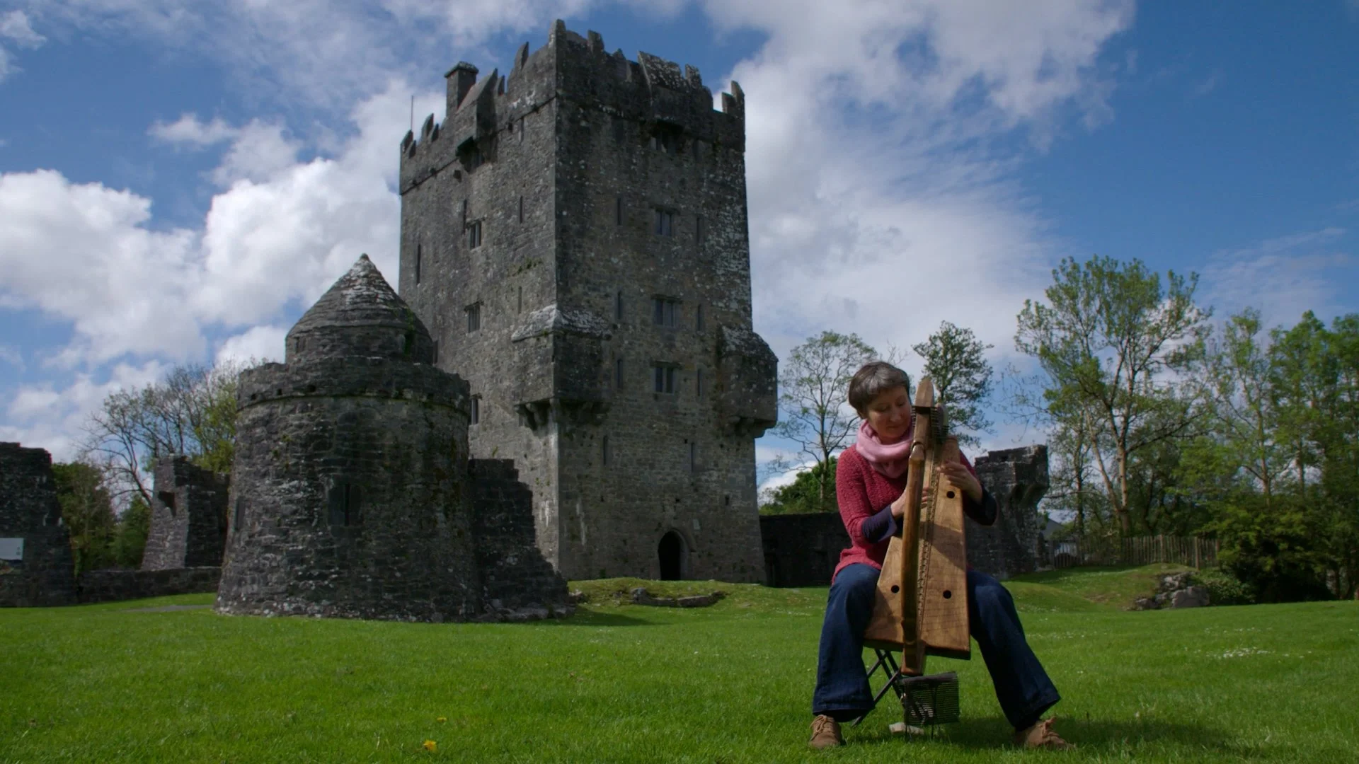 Small-Group Ireland Tours: Why an Artisan-Led Trip Beats the Bus Tour