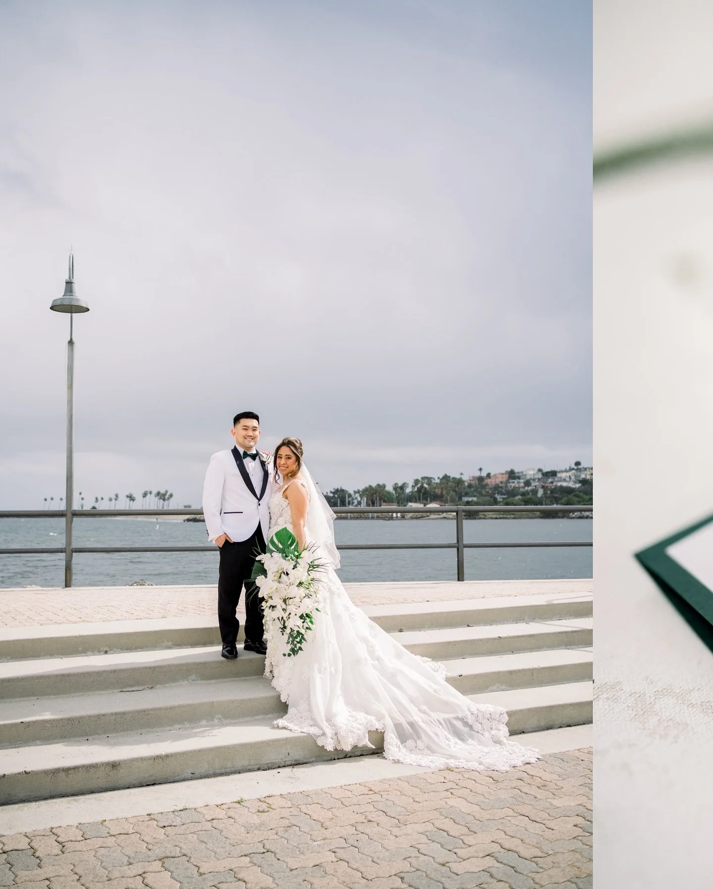 This wedding day was *supposed* to be full of sunshine with gorgeous golden-hour glow&hellip; but Mother Nature had other plans! From moving the ceremony indoors last-minute to braving a sudden mini downpour during romantics, a leak during the recept