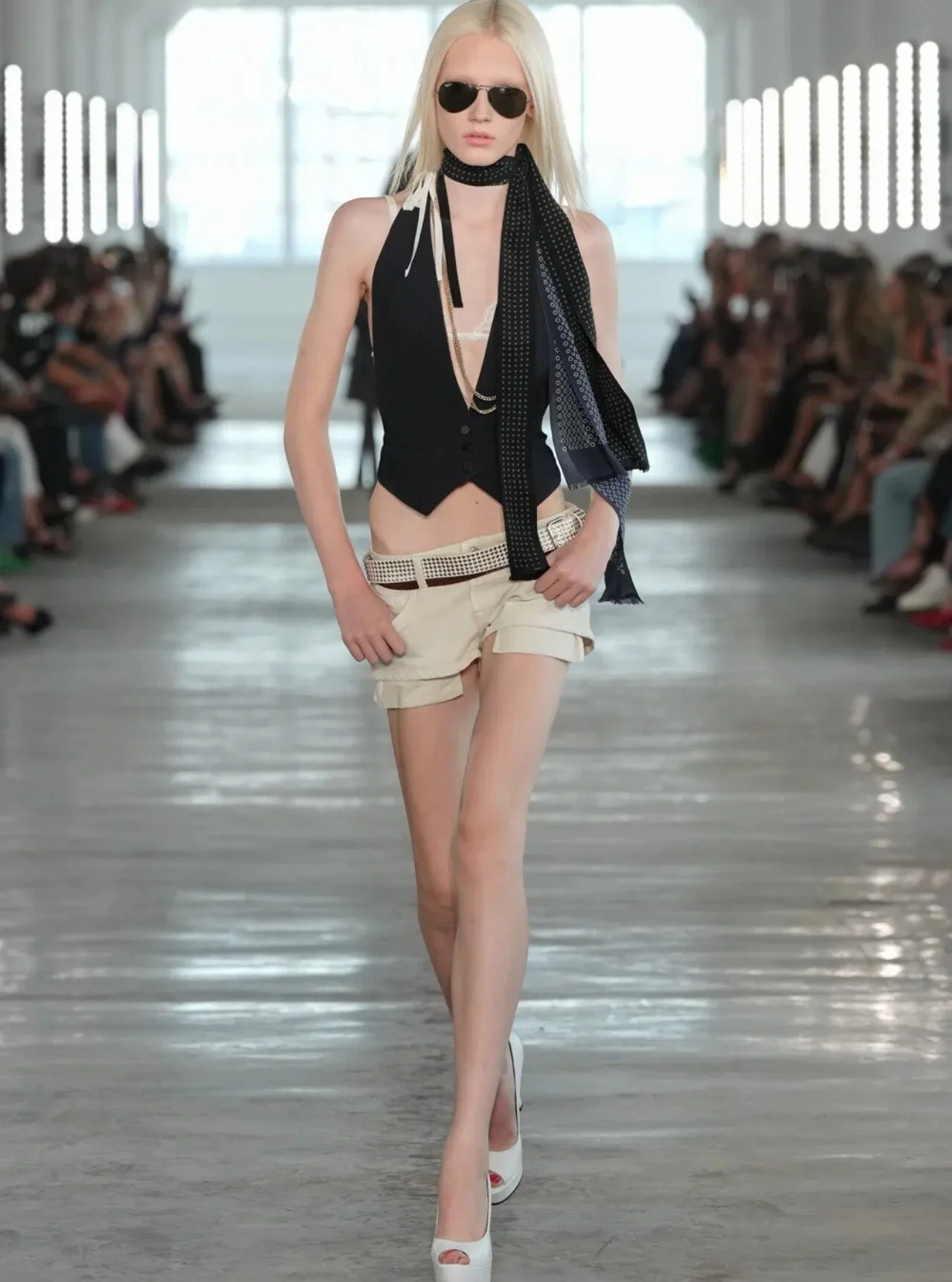 NYFW 7 For All Mankind SS27

This collection was effortlessly cool. Lots of layering, bright turquoise &amp; pinks, textures, and dotted scarves. 

Models looked as if they sifted through the collection and chose what they wanted to wear- personality