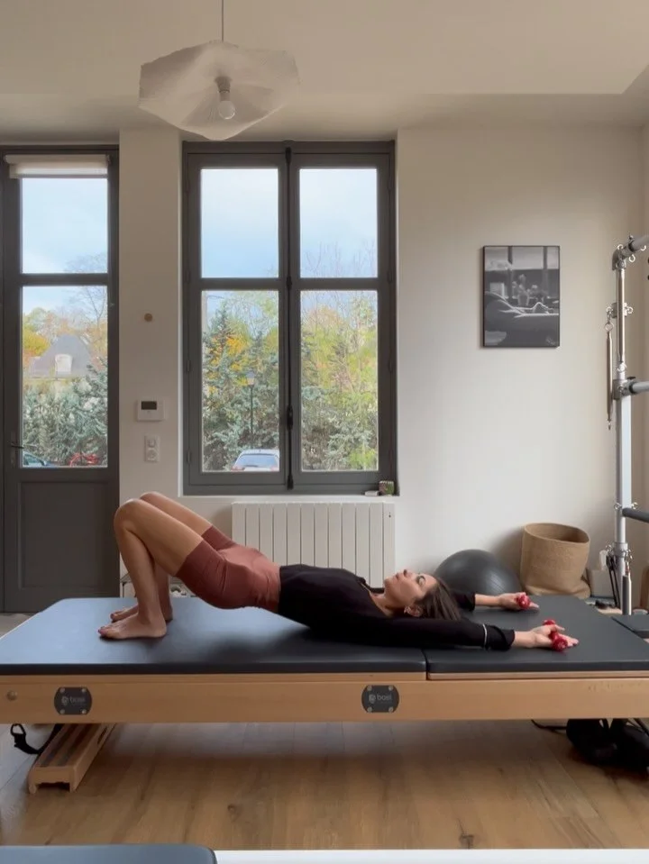 Cette semaine on pimente 🌶️ les classiques gr&acirc;ce aux petites (mais costaudes) halt&egrave;res et on explore un nouveau r&eacute;pertoire de mouvements pour les &eacute;paules. Pour en d&eacute;couvrir plus, rejoignez-nous en studio.
Planning d