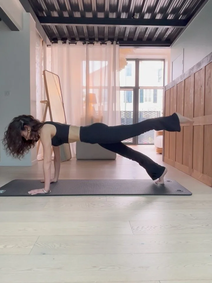 One exercise, tones of possibilities 
Whether you like to play on the mat, big machines or smaller ones, there is an option for you. 
The key is to move, take pleasure and repeat.

#pilates