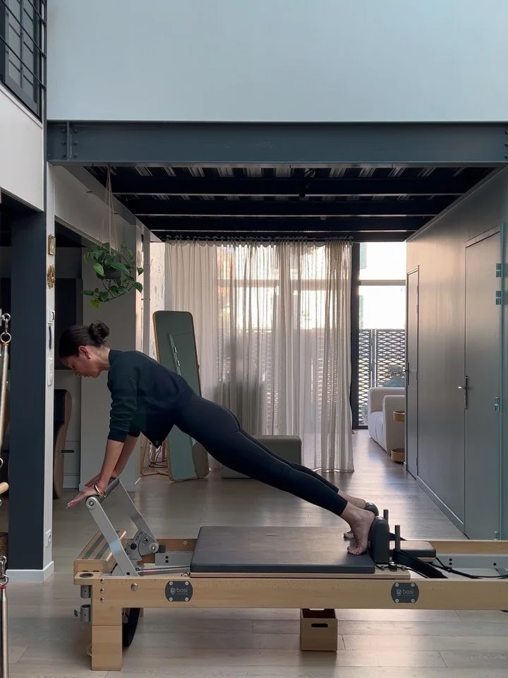 Pilates, planches et petits plaisirs. 
Chaque mouvement, chaque moment, cr&eacute;ez le avec une pleine conscience. Du plus petit au plus grand, d&rsquo;un &ldquo;vieux&rdquo; film &agrave; la recette de la mousse au chocolat. 
Plus la conscience est