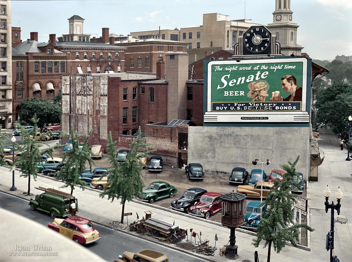 A (colorized) photo just a little older than our historic recipe! &ldquo;Senate Beer Ad. New York Ave NW &amp; 14th St NW, DC 1942&rdquo;

📸 @urban2487 &amp; @librarycongress