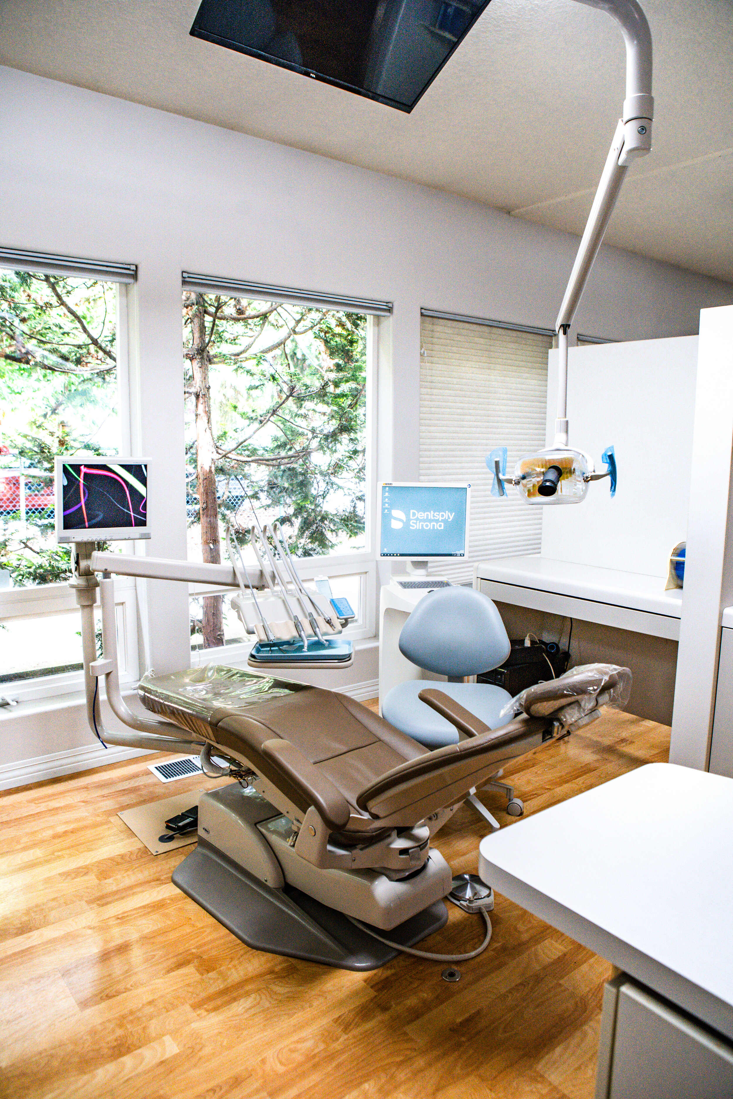 Enjoy a show on Netflix while you recline in the dentist's chair.