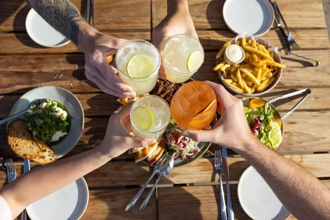 If you&rsquo;re not quite ready to call time on the long weekend, this is the move!

Monday Sunset Bottomless is the perfect way to ease out of the weekend and into the week ahead. 

Settle in by the river for 90 minutes of free-flowing drinks, paire