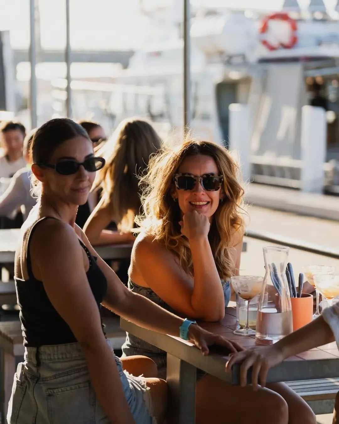 Weekend plans? Go Bottomless 🍸

Settle in by the river, line the table with plates to share and let the drinks flow. 

Book your crew and make a day of it. 

Bookings Saturday &amp; Sunday from 11.30am
$79pp +BF (minimum 2) | Non-alc option $69pp +B