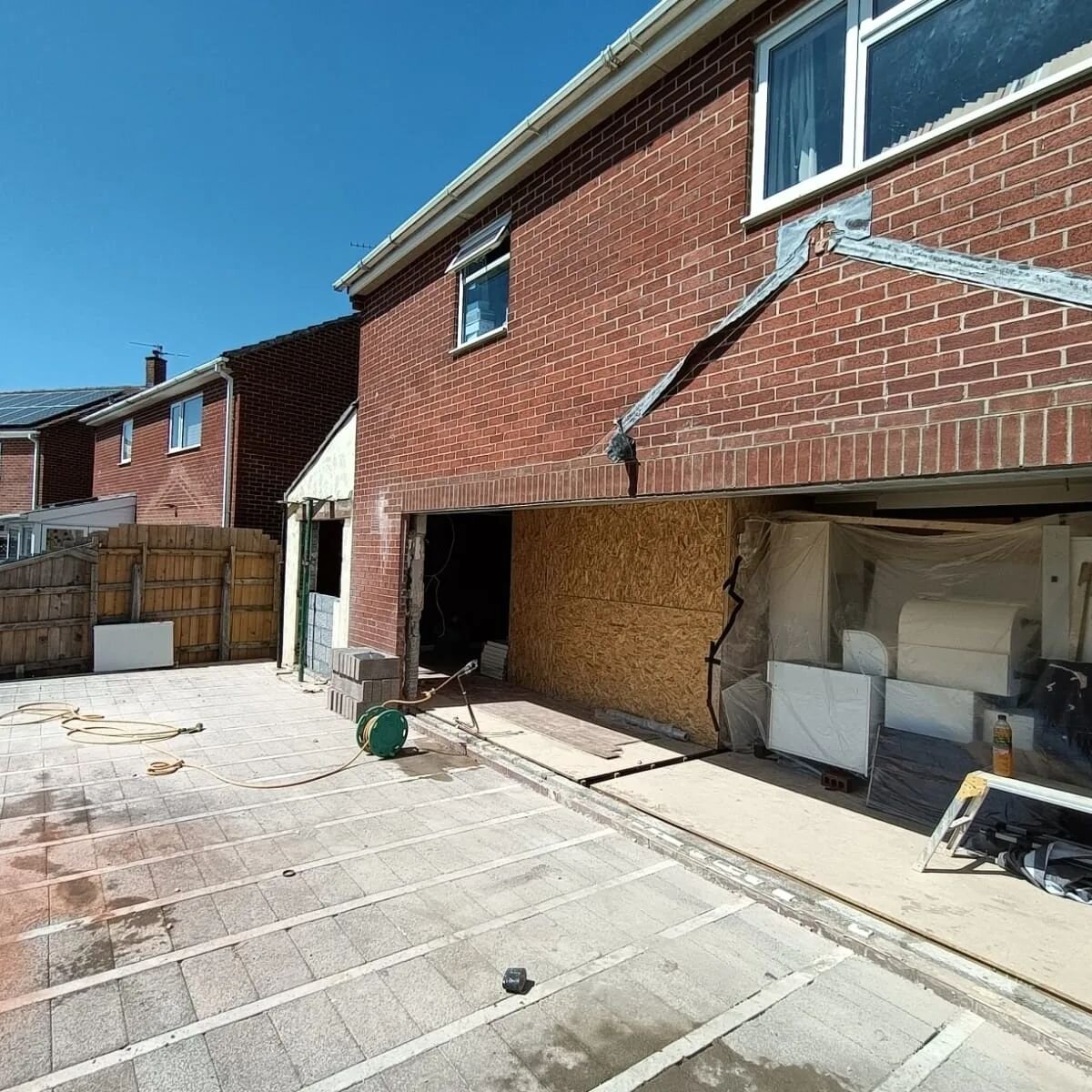 🟠 Glastonbury project update 🟠

The team are making great progress in Glastonbury now having completed all the knock throughs and now making good 😊.

The patio is progressing well and ready for the slabs to be laid ✅️ This is going to be a great s