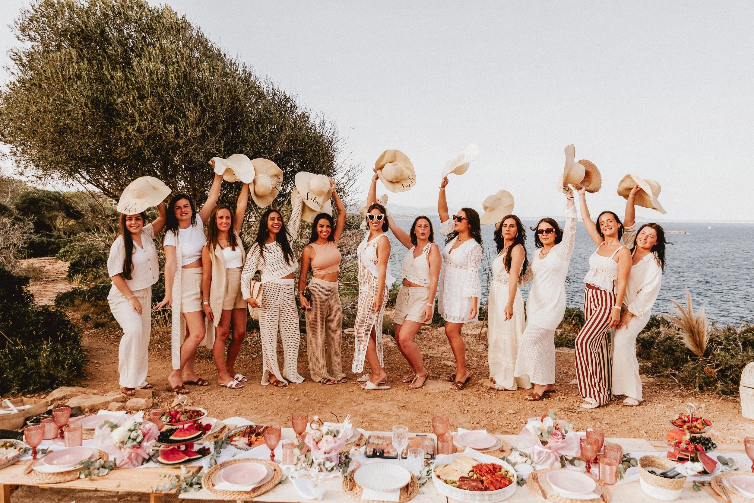 Picnic ma, Picknick mallorca,  bachelorette party mallorca,  bachelorette party,  hen's do mallorca,  bridal shower mallorca, brunch mallorca, brunch Picknick mit Fotografin,  Junggesellinnenabschied mallorca,  Junggesellinnenabschied Picknick ,